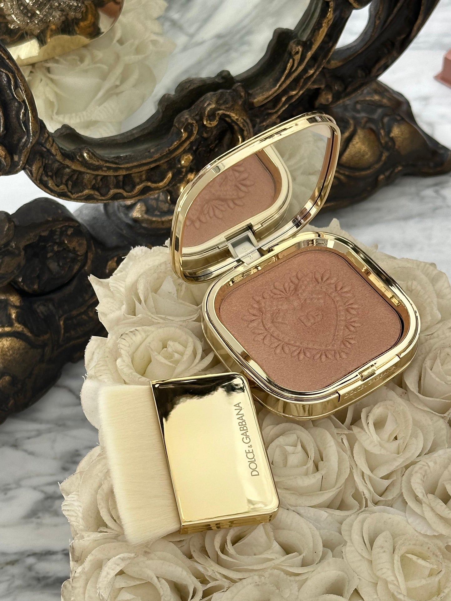 DOLCE & GABBANA Everlift Luminizer Light Oil Infused Soft-Halo Powder