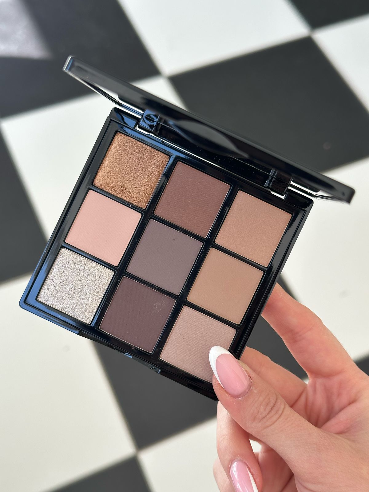 ROMANOVAMAKEUP Spices & Cacao
Sexy Eyeshadow Palette