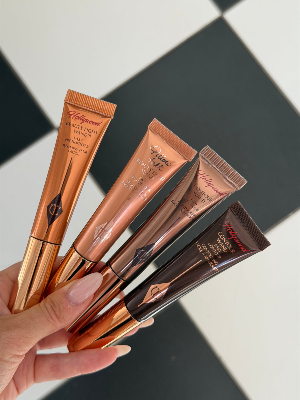 CHARLOTTE TILBURY
Hollywood Beauty Light Wand Liquid Highlighter - Spotlight