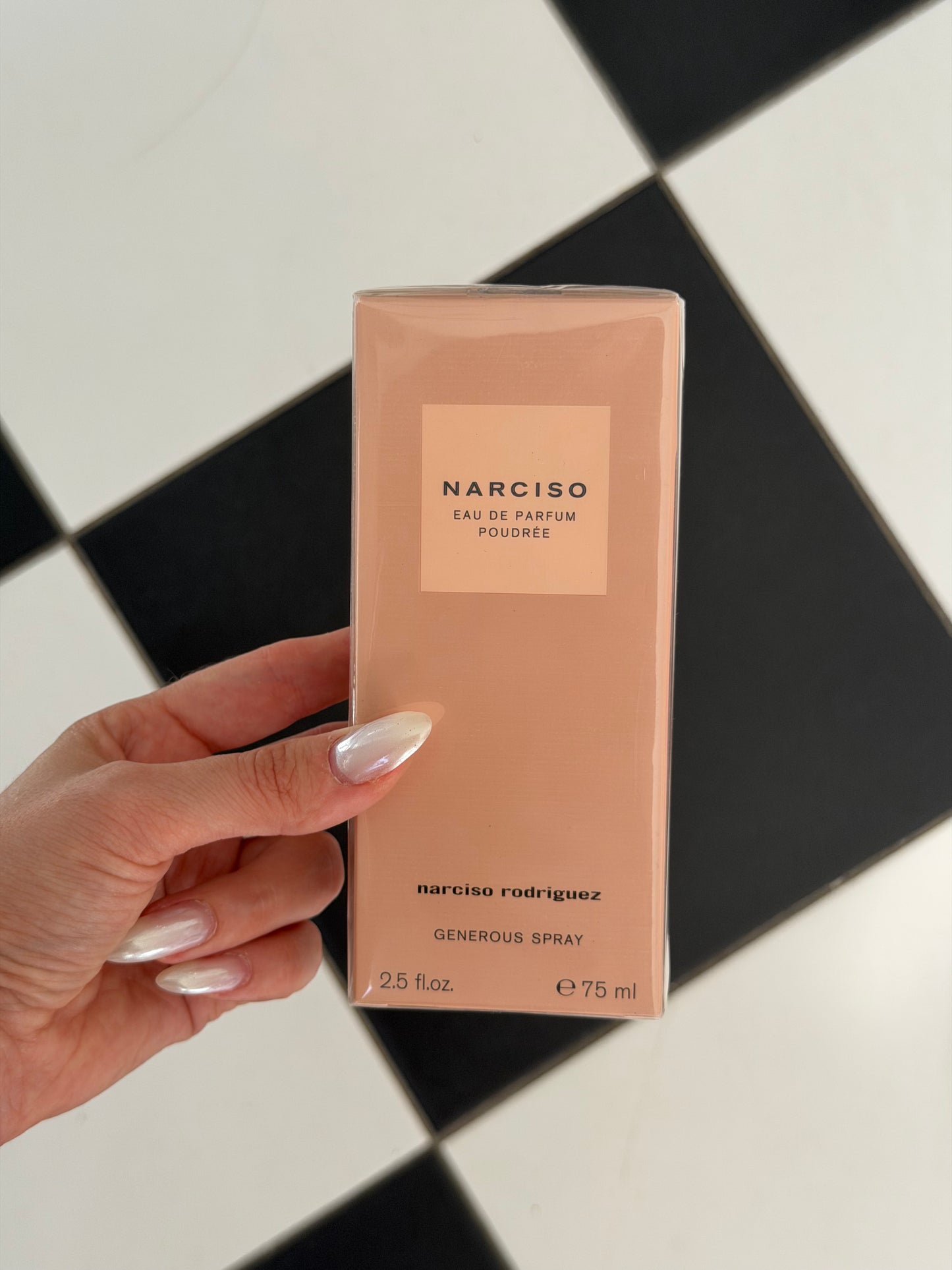 NARCISO RODRIGUEZ Poudree Eau De Parfum - Generous Spray
