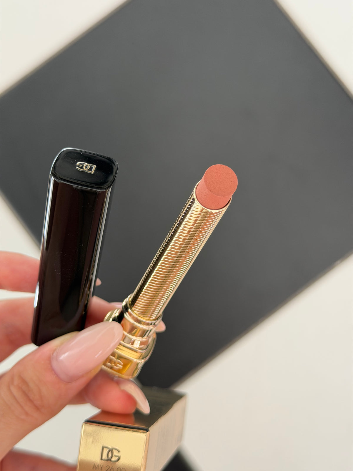 DOLCE&GABBANA My Comfy Matte Lipstick - My 26.09
Instant Rich Color & Hydration Lip Stylo