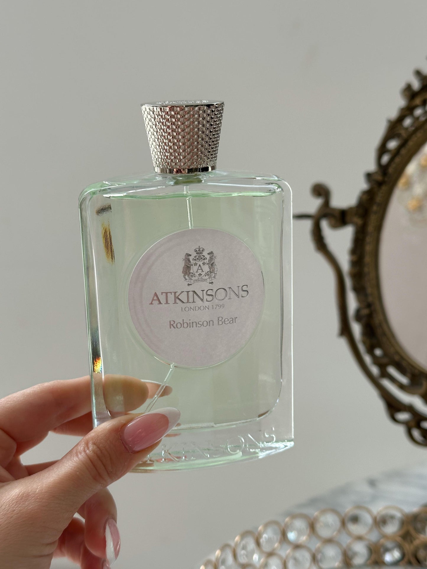 ATKINSONS Robinson Bear Eau de Parfum 100ml
Unleash the Intrepid Adventurer Within