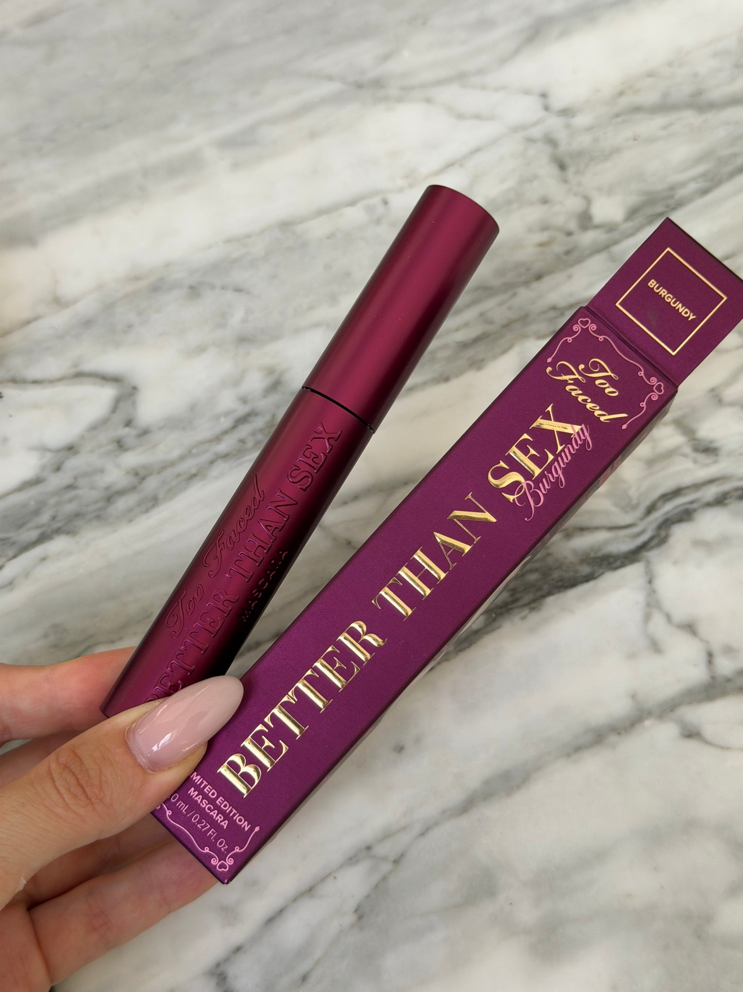 TOO FACED Better Than Sex Volumizing Mascara - Burgundy
Dramatic Volume & Longer Lashes
