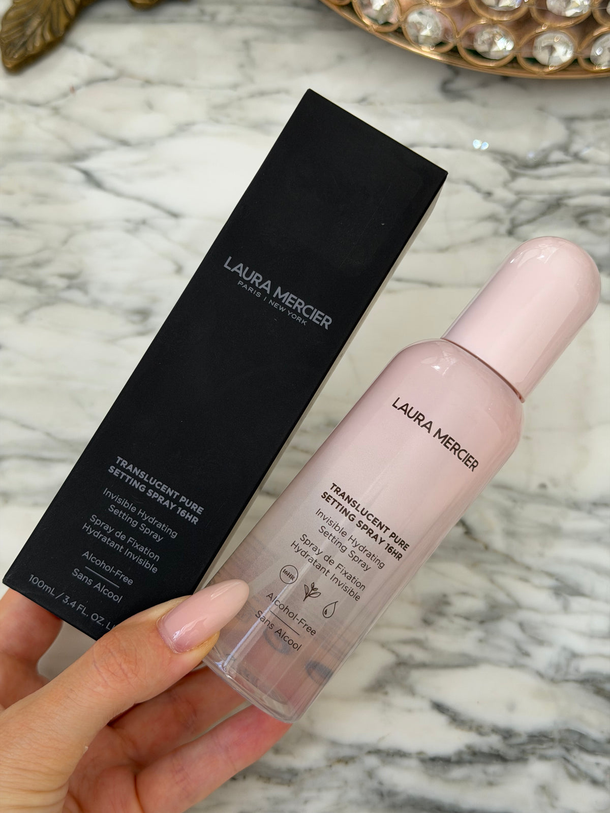 LAURA MERCIER Translucent Pure Invisible Hydrating Setting Spray
16HR Wear, No Tightness, No Sticky Feel, No Smudging