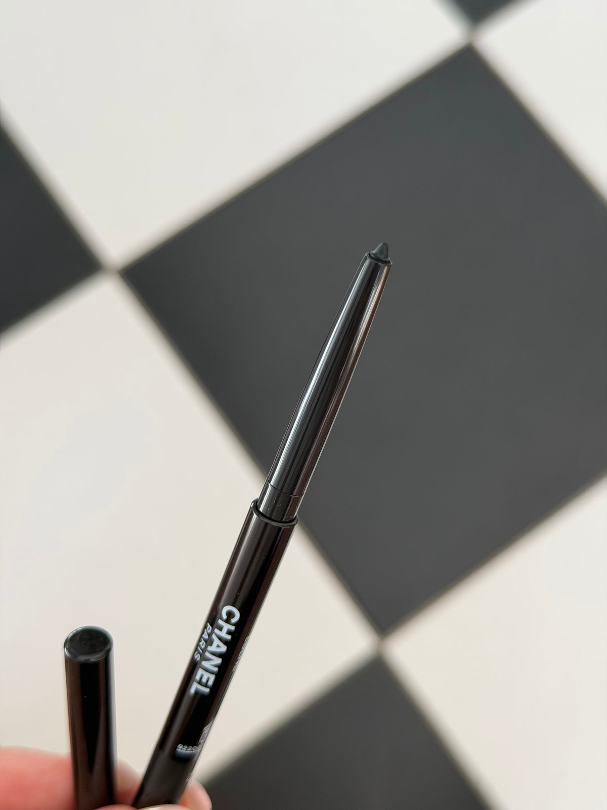 CHANEL Stylo Eyes Waterproof (10)
Long-Lasting Eyeliner