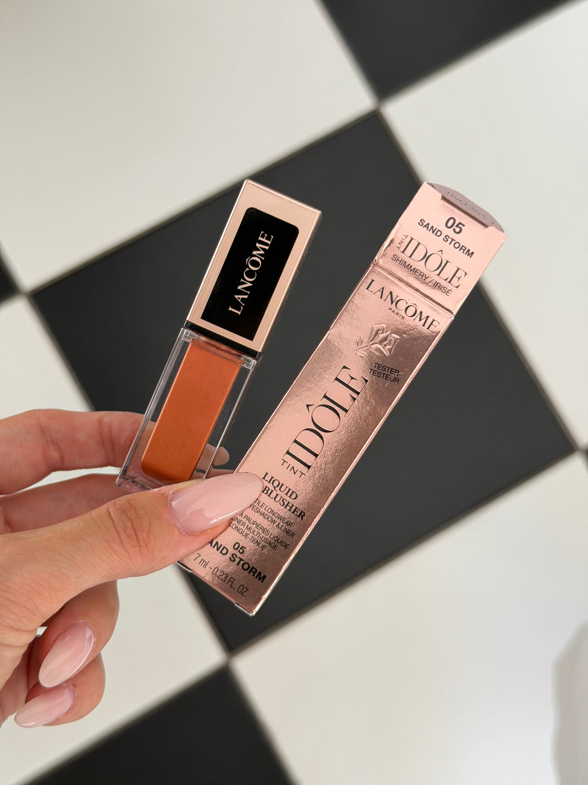 LANCÔME Idôle Tint
Liquid Eye-Blusher (05)