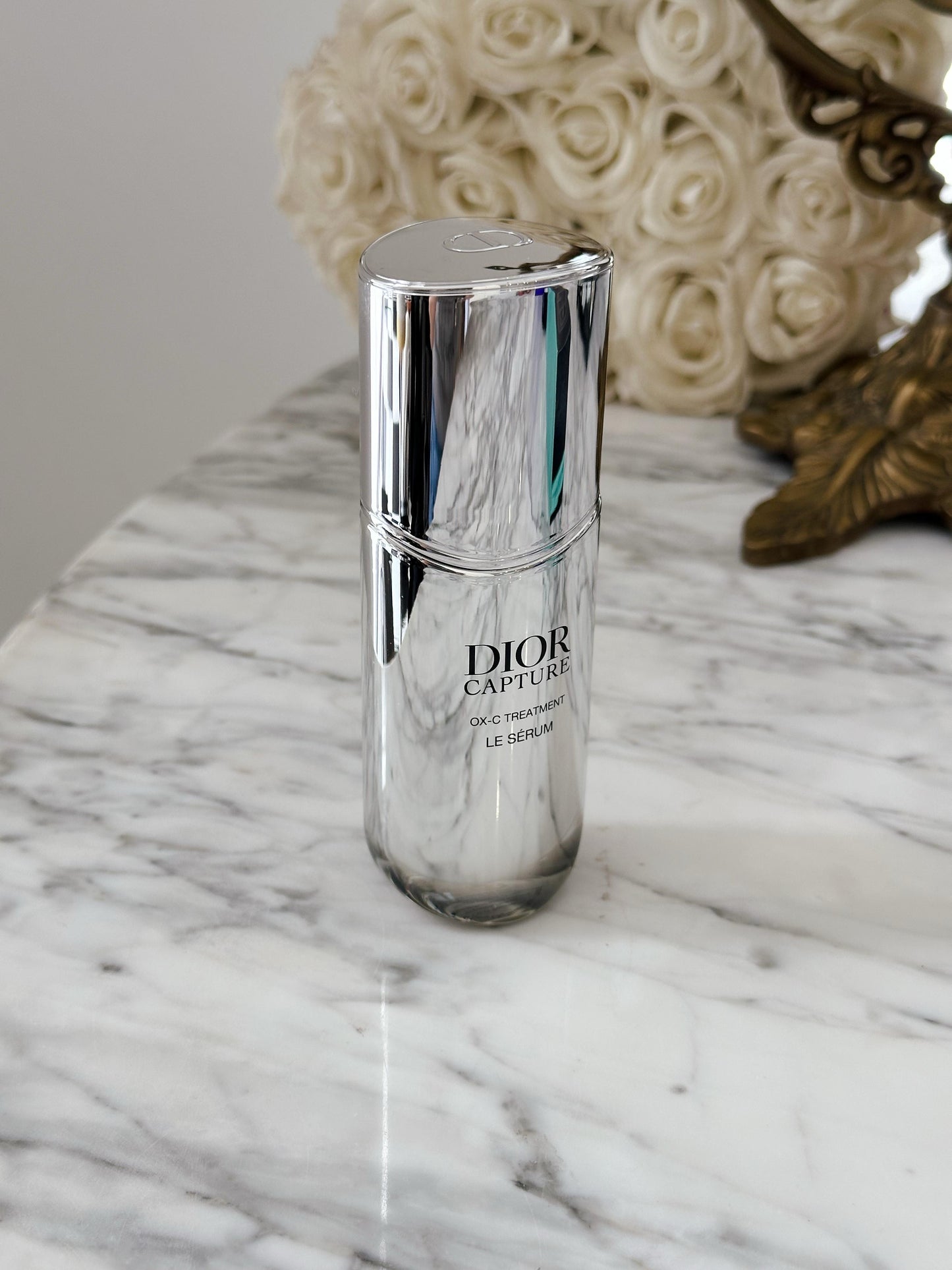 DIOR Capture Le Sérum
Face and Neck Serum - High-Performance Anti-Aging Correction - Wrinkles and Firmness