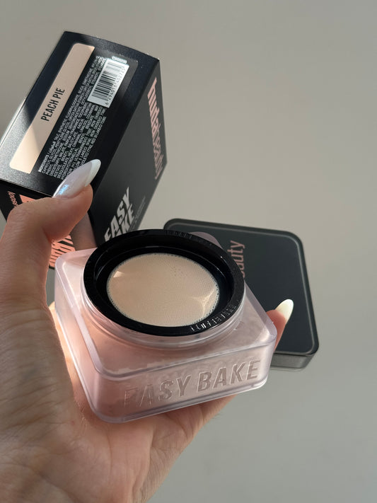 HUDA BEAUTY Easy Bake Loose Baking & Setting Powder - Peach Pie