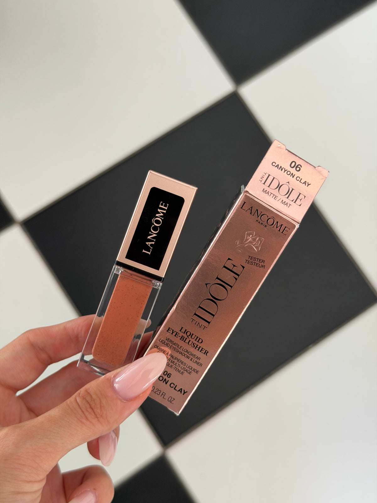LANCÔME Idôle Tint
Liquid Eye-Blusher (06)