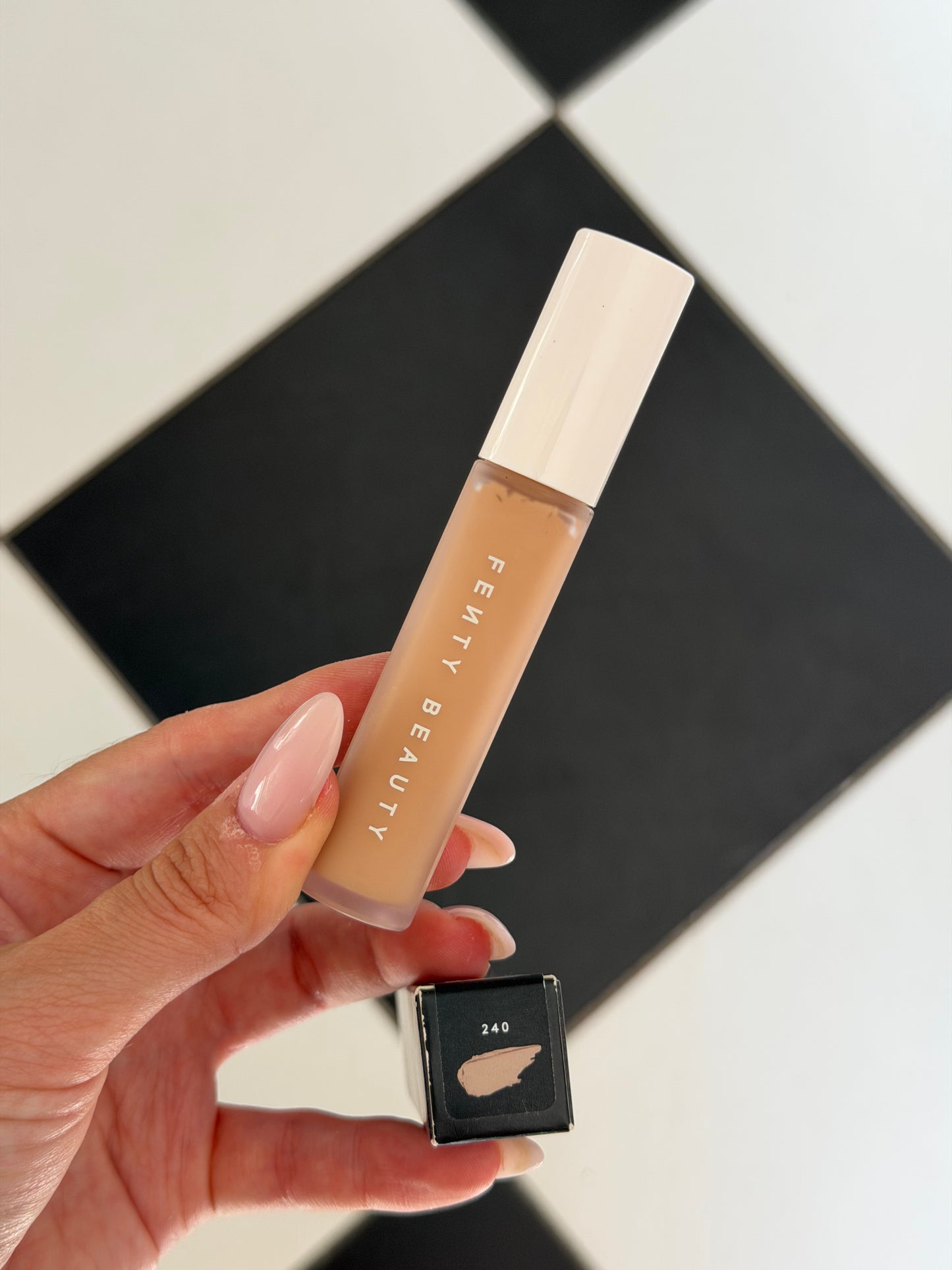FENTY BEAUTY Pro Filt'r Instant Retouch Concealer (240)