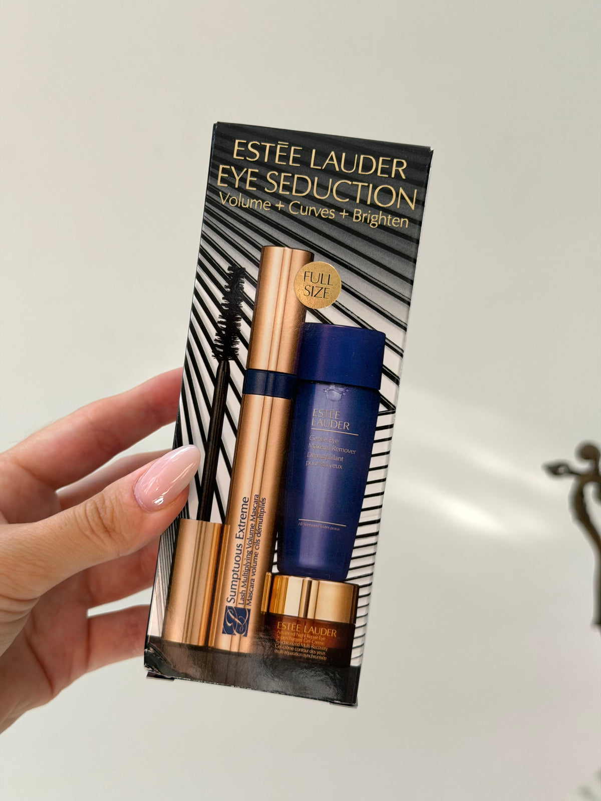 ESTEE LAUDER Eye Seduction Mascara Set
Volume + Curves + Brighten