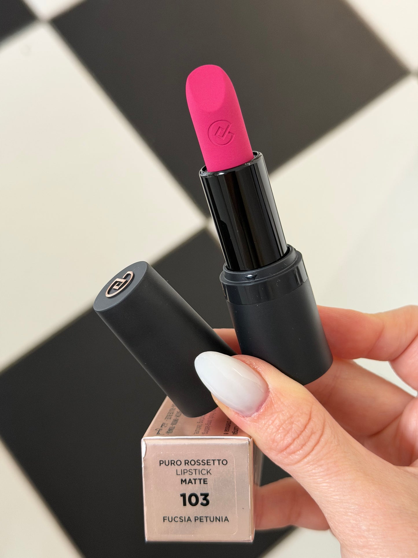 COLLISTAR
Puro Matte Lipstick (103)
Hydrated Lips With a Long-Lasting Matte Finish