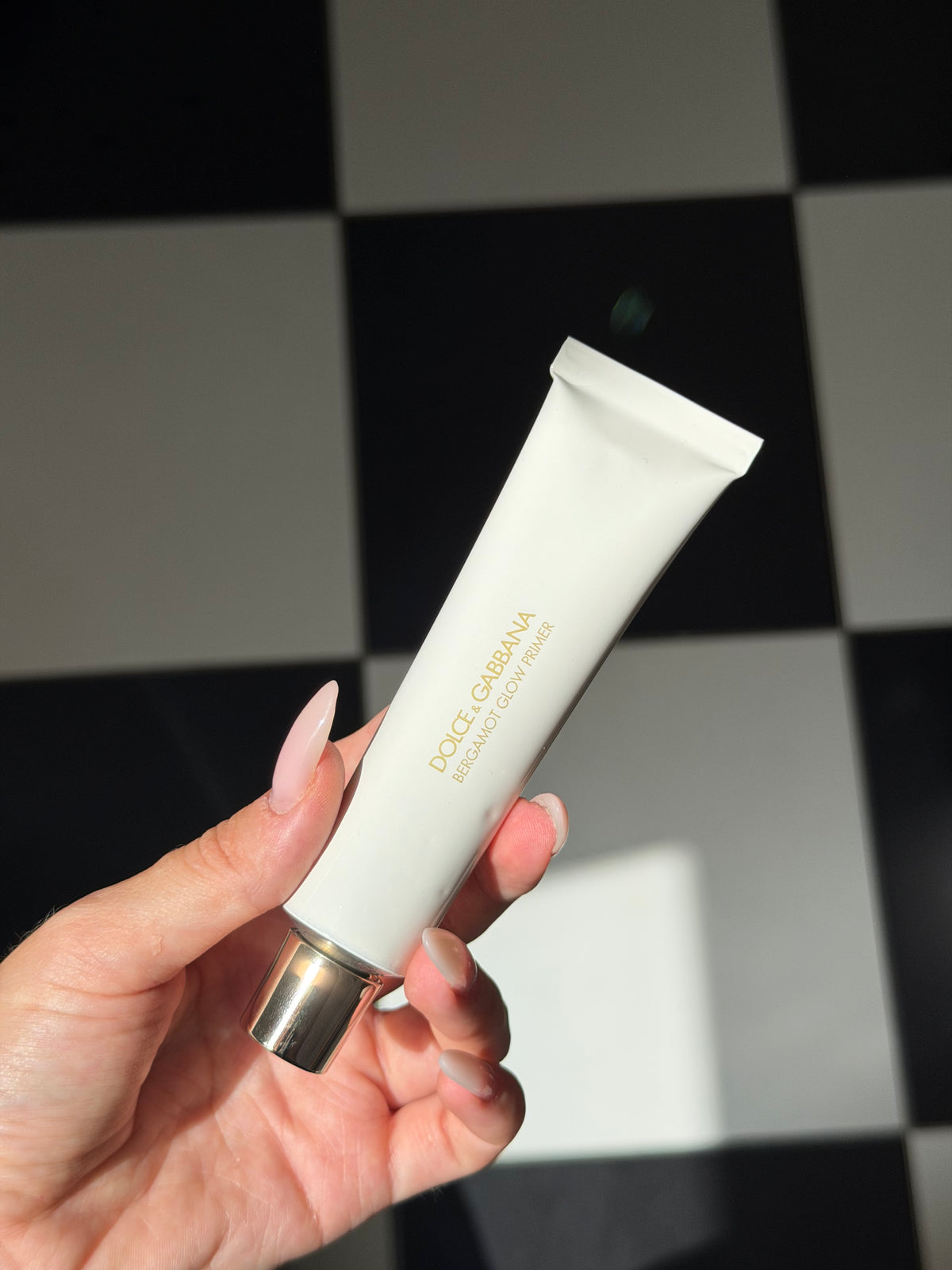 DOLCE&GABBANA Bergamot Glow Primer
Lasting Makeup & Glow Enhancer