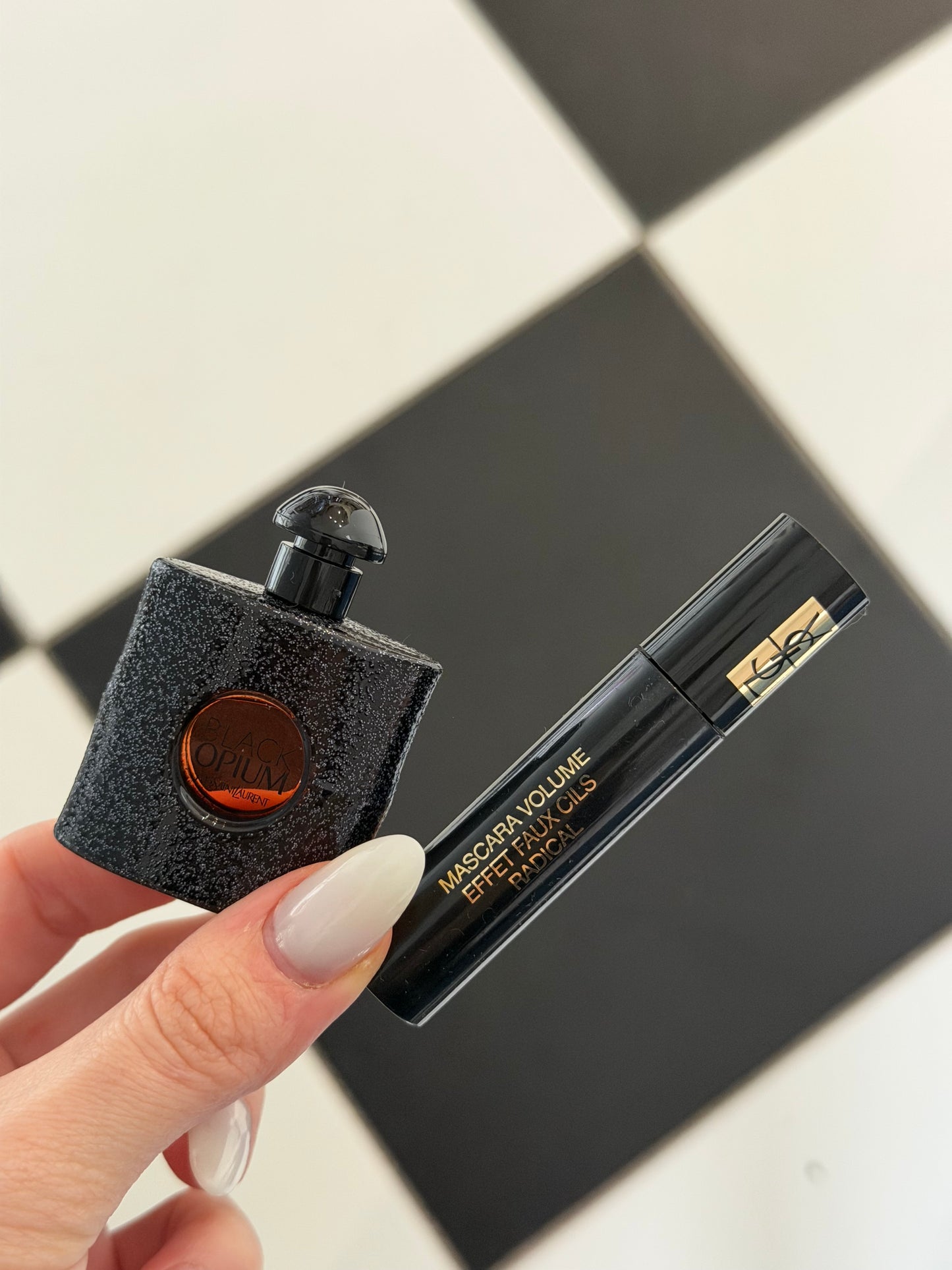 YSL
Mini Mascara + Black Opium Travel Size Set