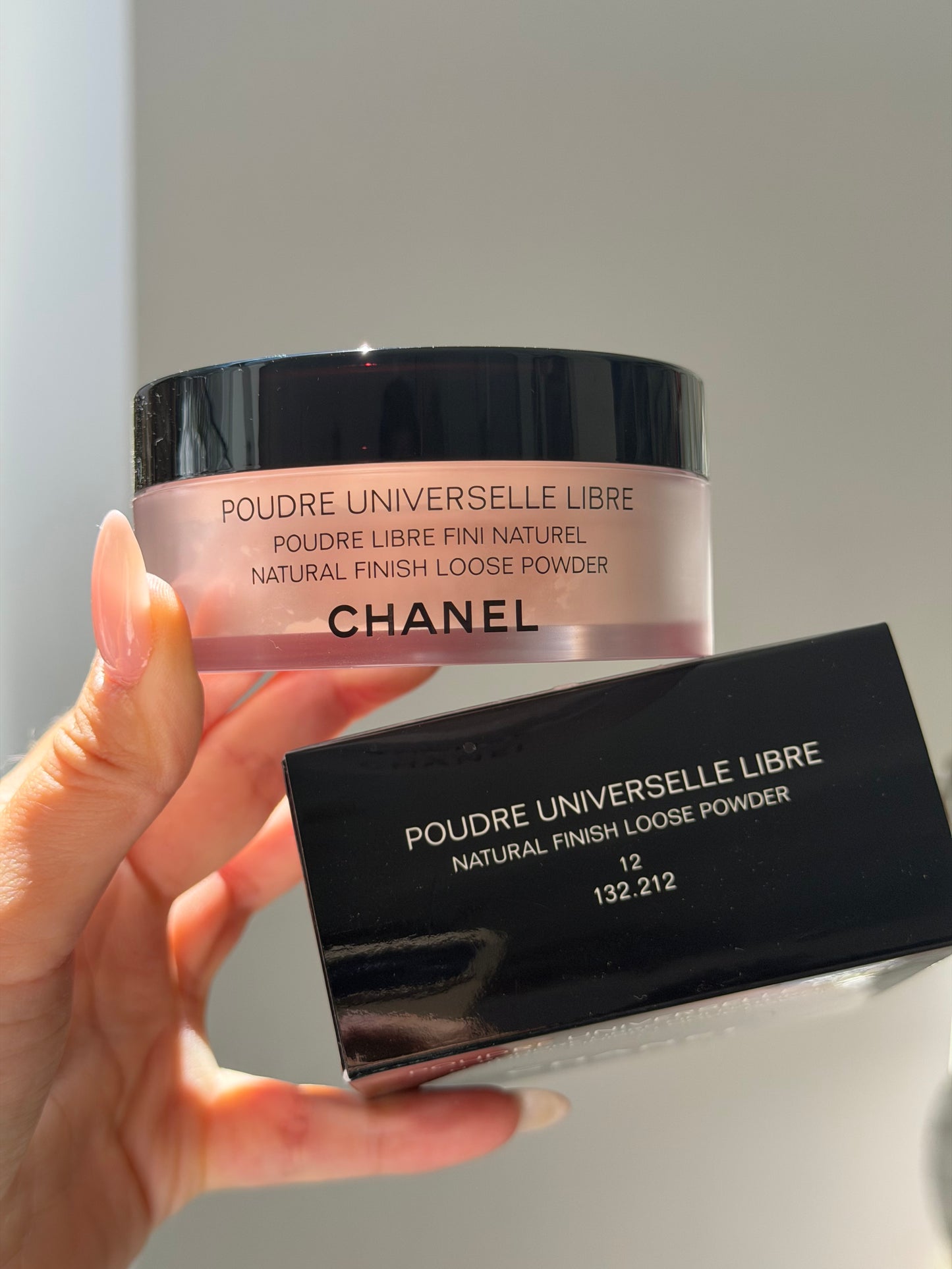 CHANEL Poudre Universelle Libre
Natural Finish Loose Powder (12)