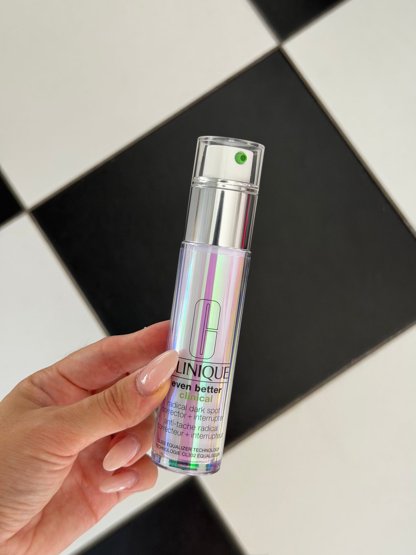 CLINIQUE Even Better Clinical™ Radical Dark Spot Corrector + Interrupter - All Skin Types