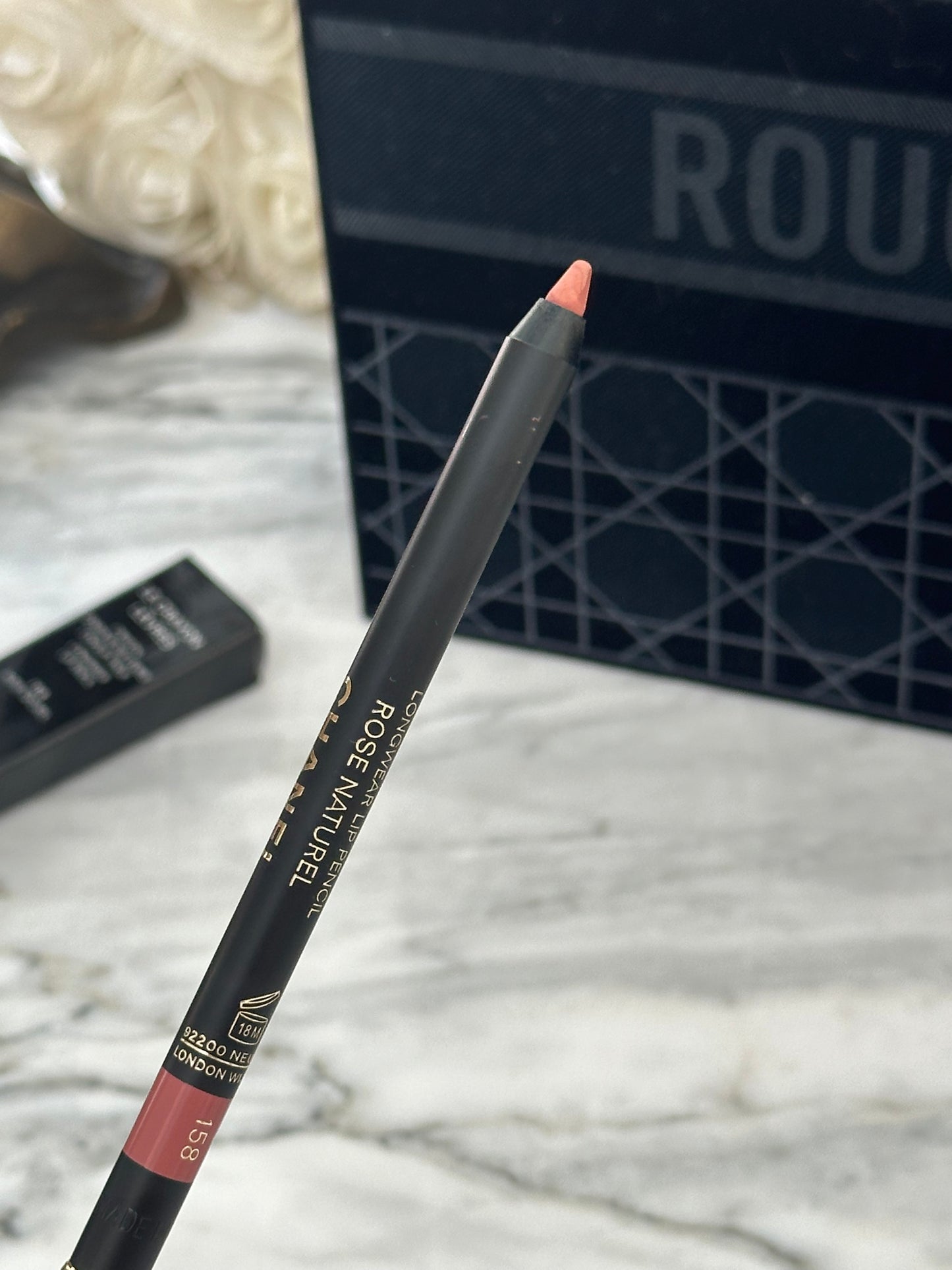 CHANEL Le Crayon Lèvres
Longwear Lip Pencil (158)