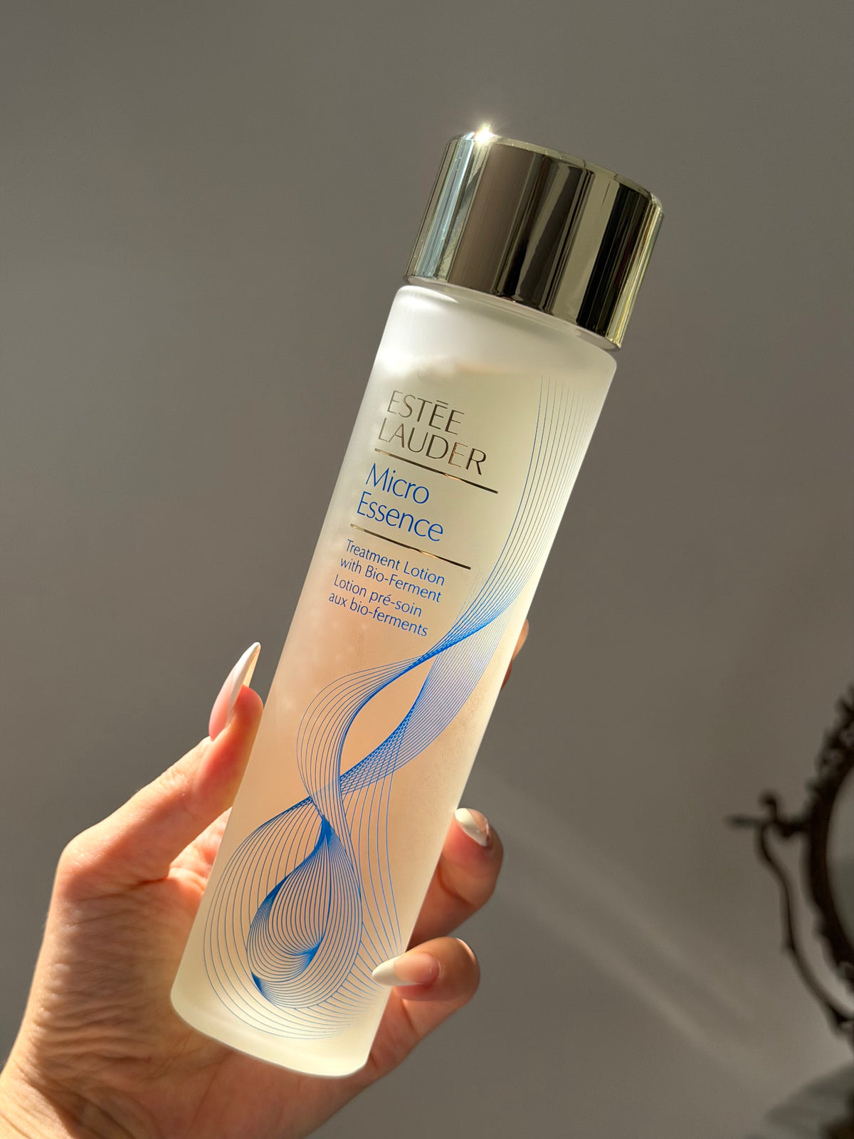 ESTEE LAUDER Micro Essence
Treatment Lotion Toner with Bio-Ferment
