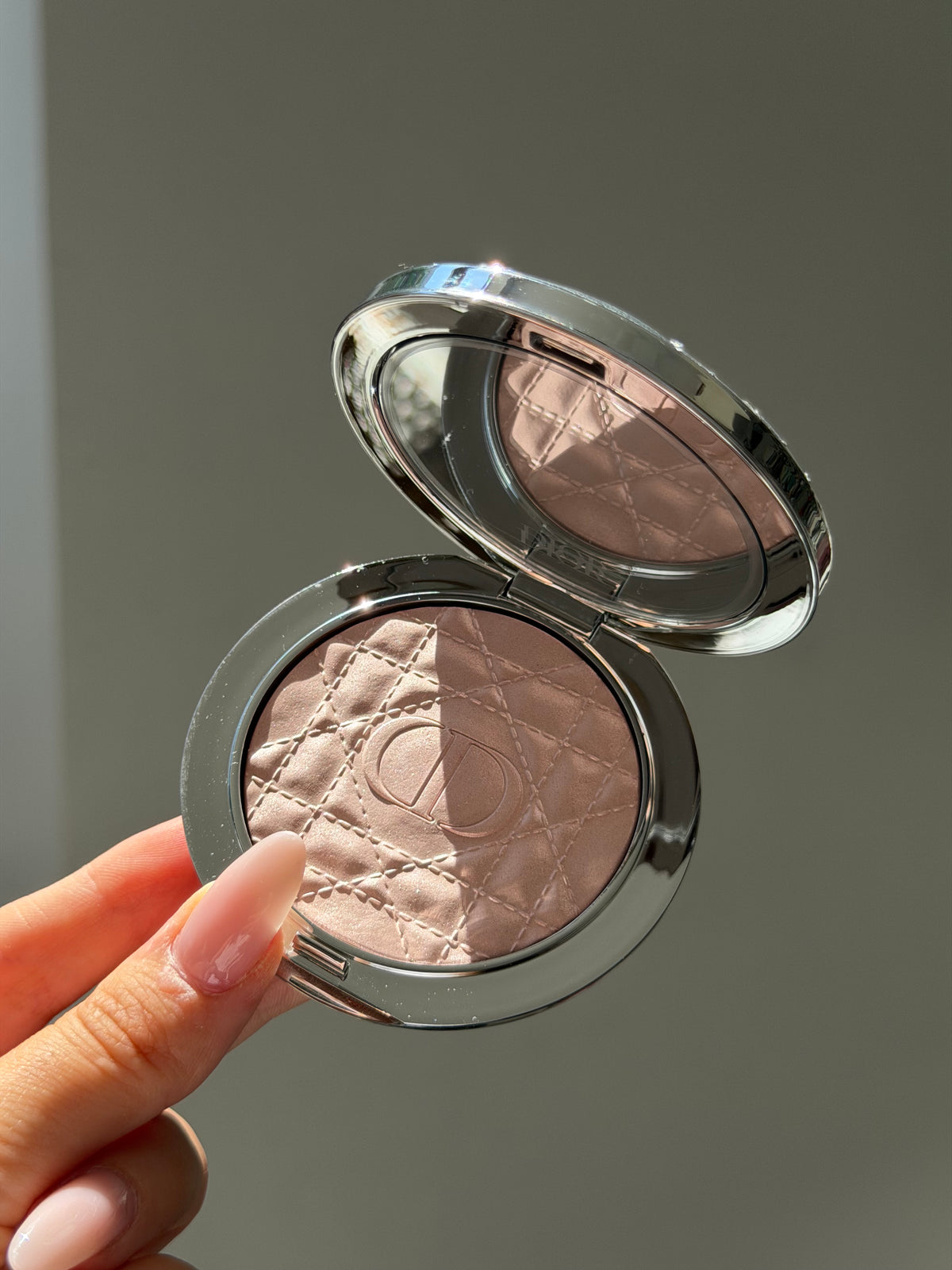 DIOR Forever Glow Luminizer - Illuminating Powder For Face (03)