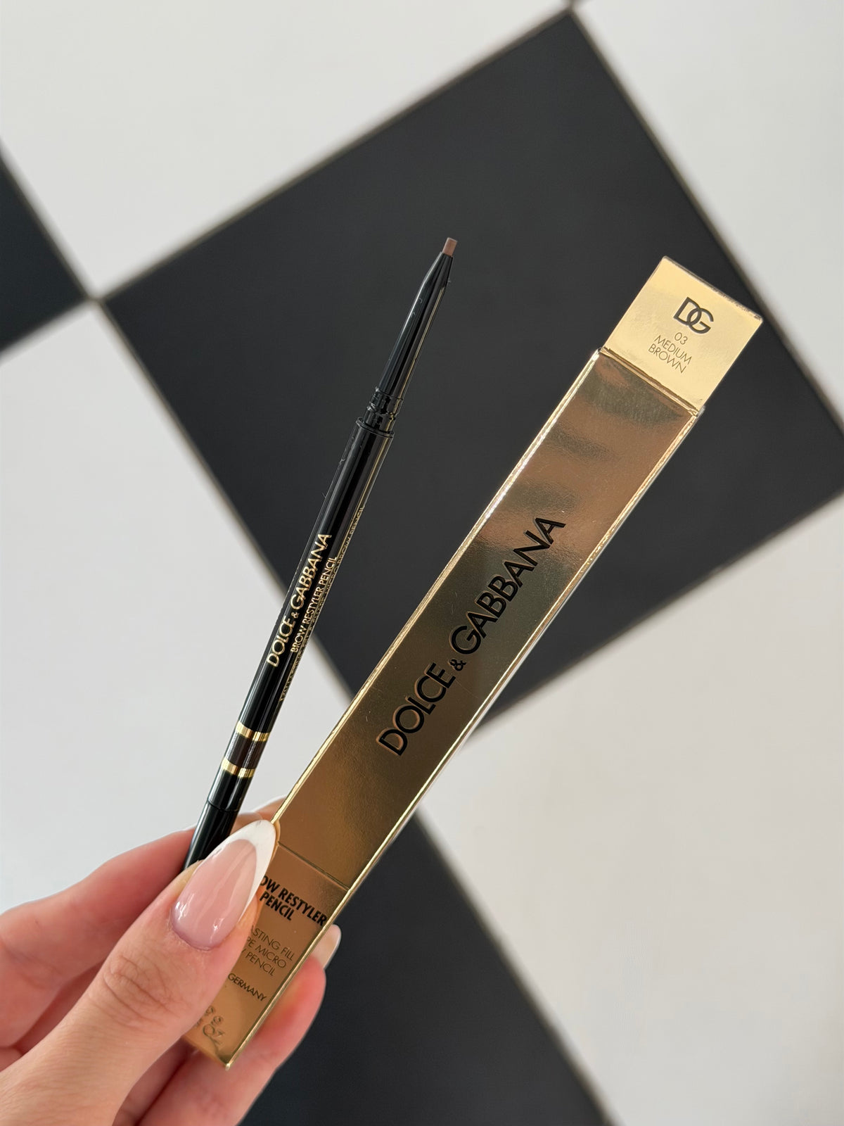 DOLCE&GABBANA Brow Restyler Pencil (03)
16H Lasting Fill & Shape Micro Brow Pencil