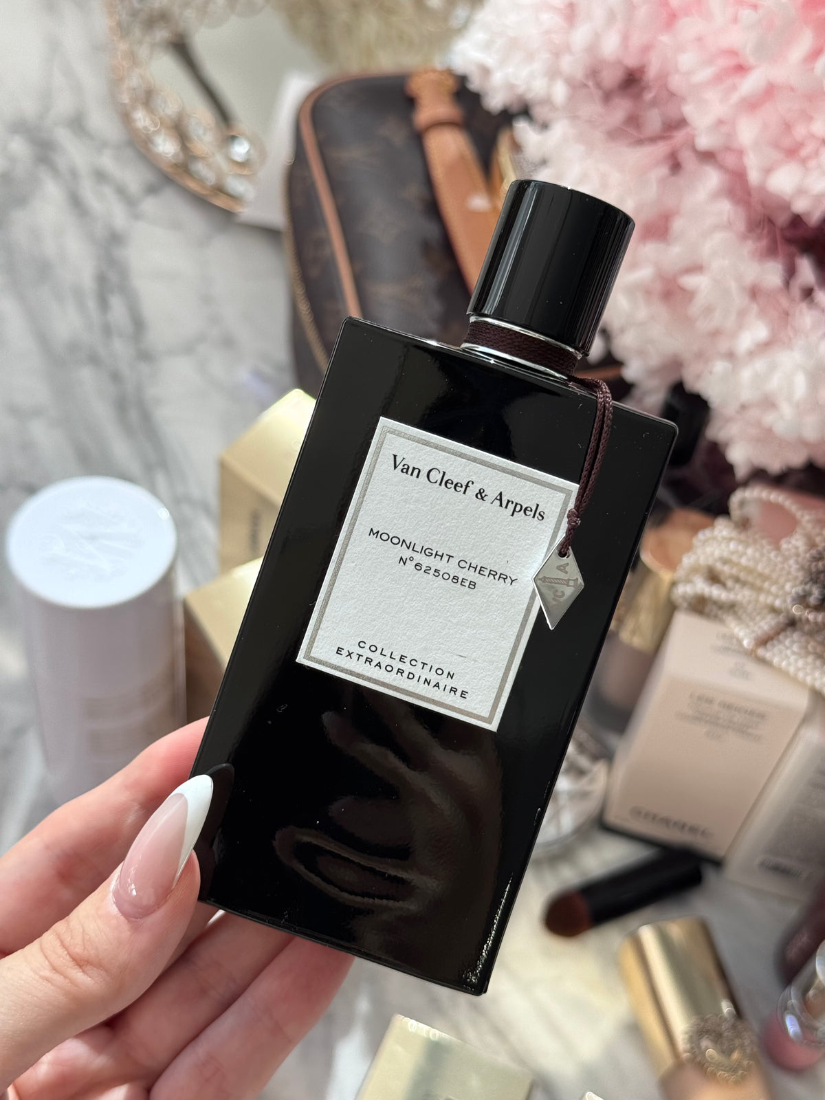 VAN CLEEF & ARPELS Moonlight Cherry Eau De Parfum - Collection Extraordinaire