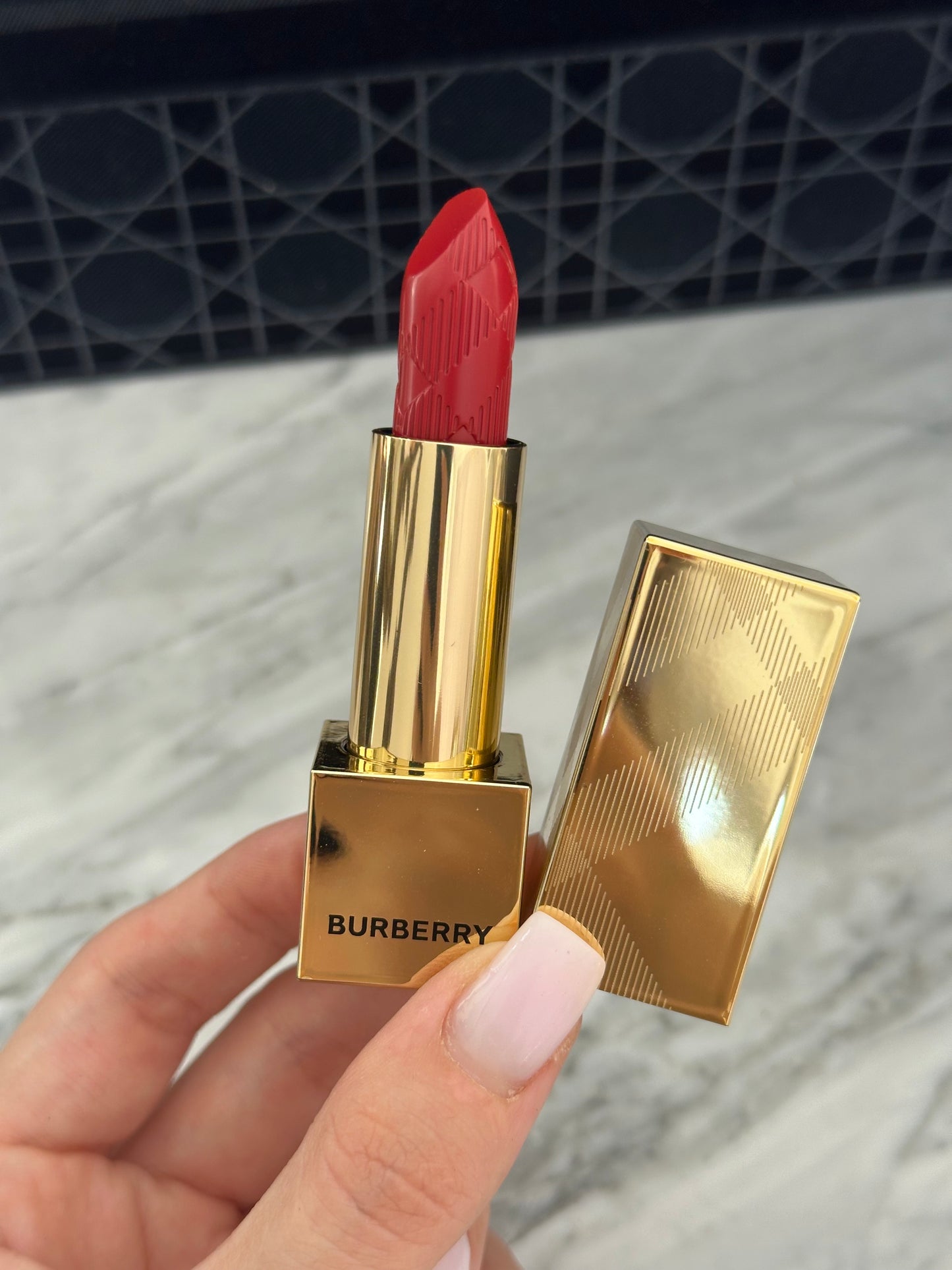 BURBERRY Kisses Lip Colour - Lipstick (113)
