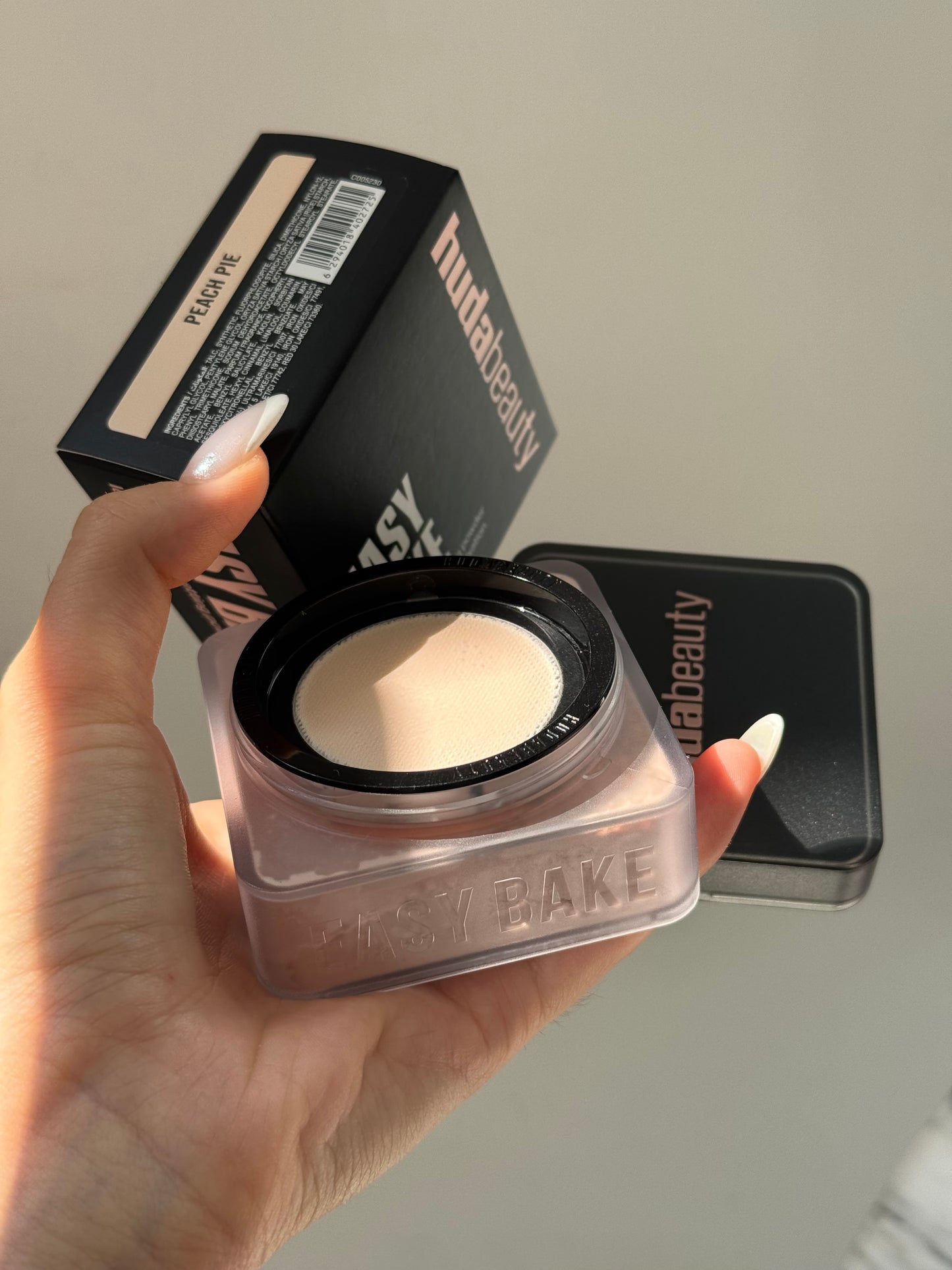 HUDA BEAUTY Easy Bake Loose Baking & Setting Powder - Peach Pie