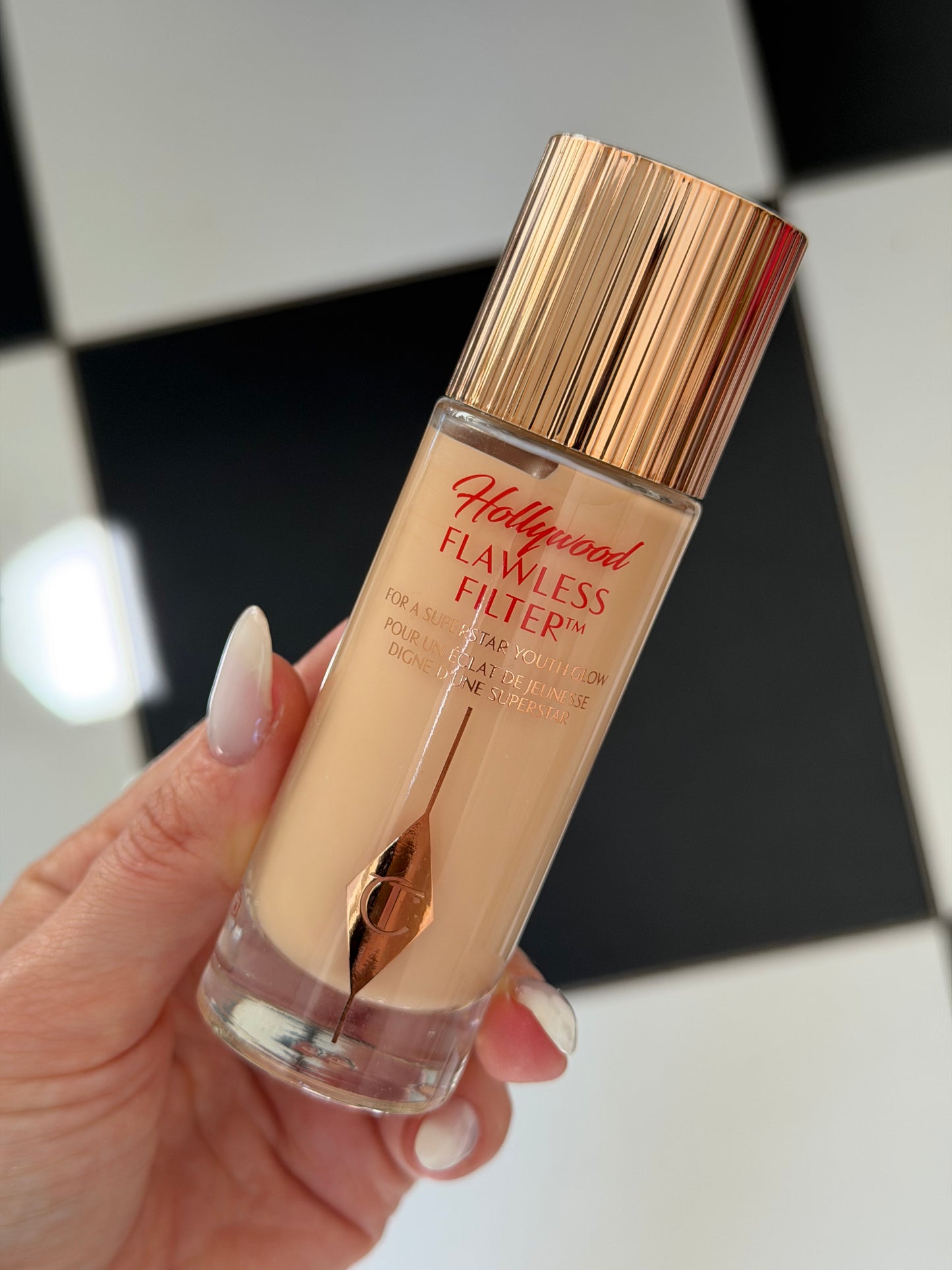 CHARLOTTE TILBURY Hollywood Flawless Filter For A Superstar Youth Glow Foundation Primer (2)