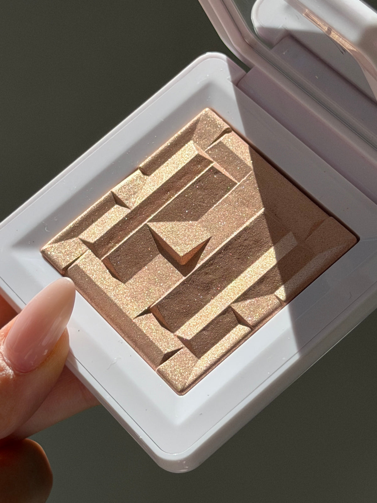 HAUS LABS By Lady Gaga
Bio-Radiant™ Gel-Powder Highlighter - Peach Quartz