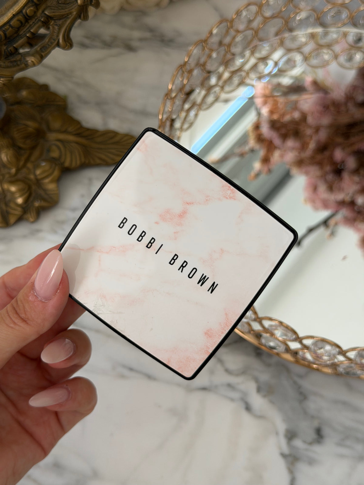 BOBBI BROWN
Sheer Finish Blurring Powder - Pearl Pink