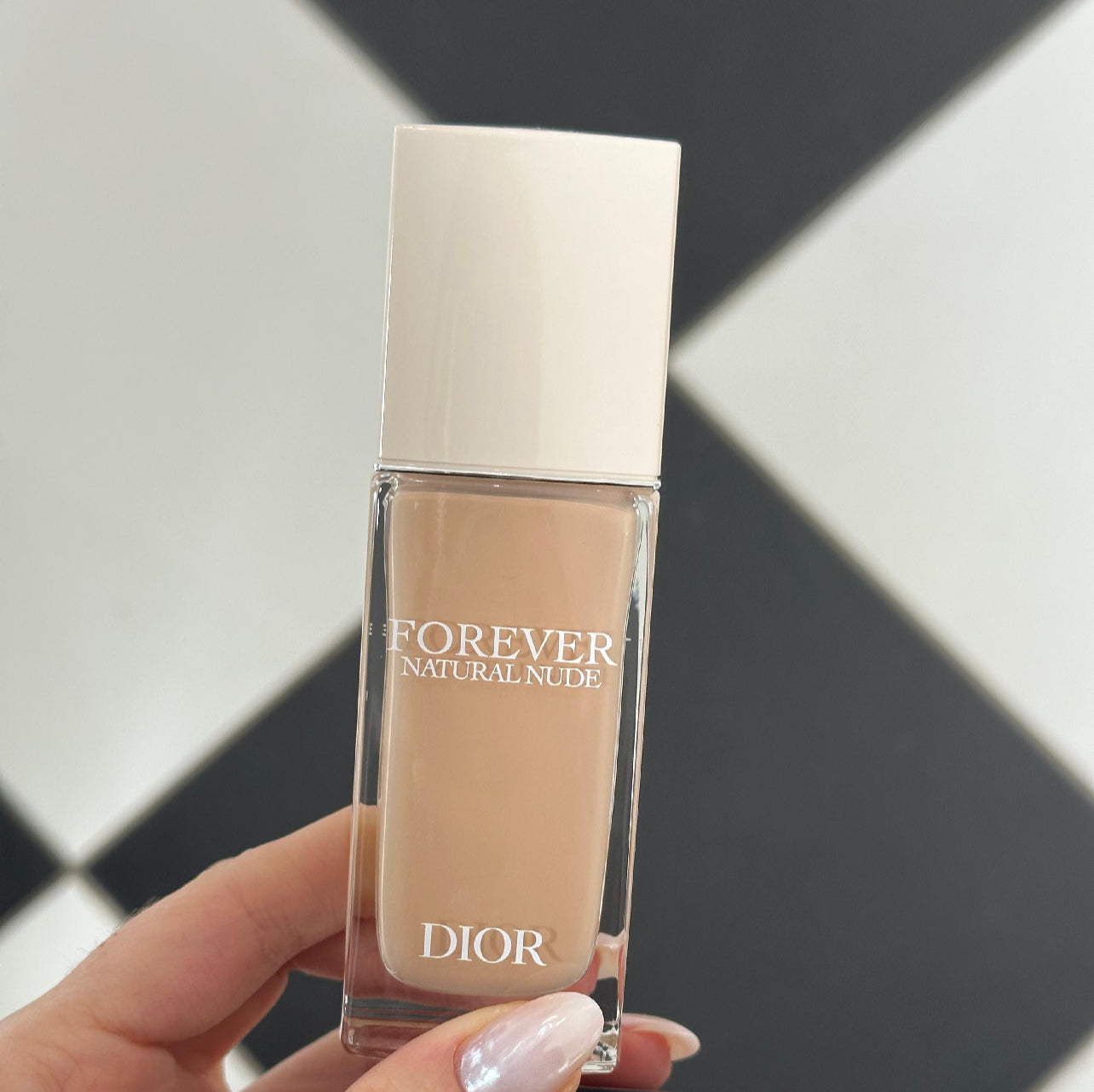 DIOR Forever Natural Nude (2N)
Longwear Foundation - 96% Natural-Origin Ingredients