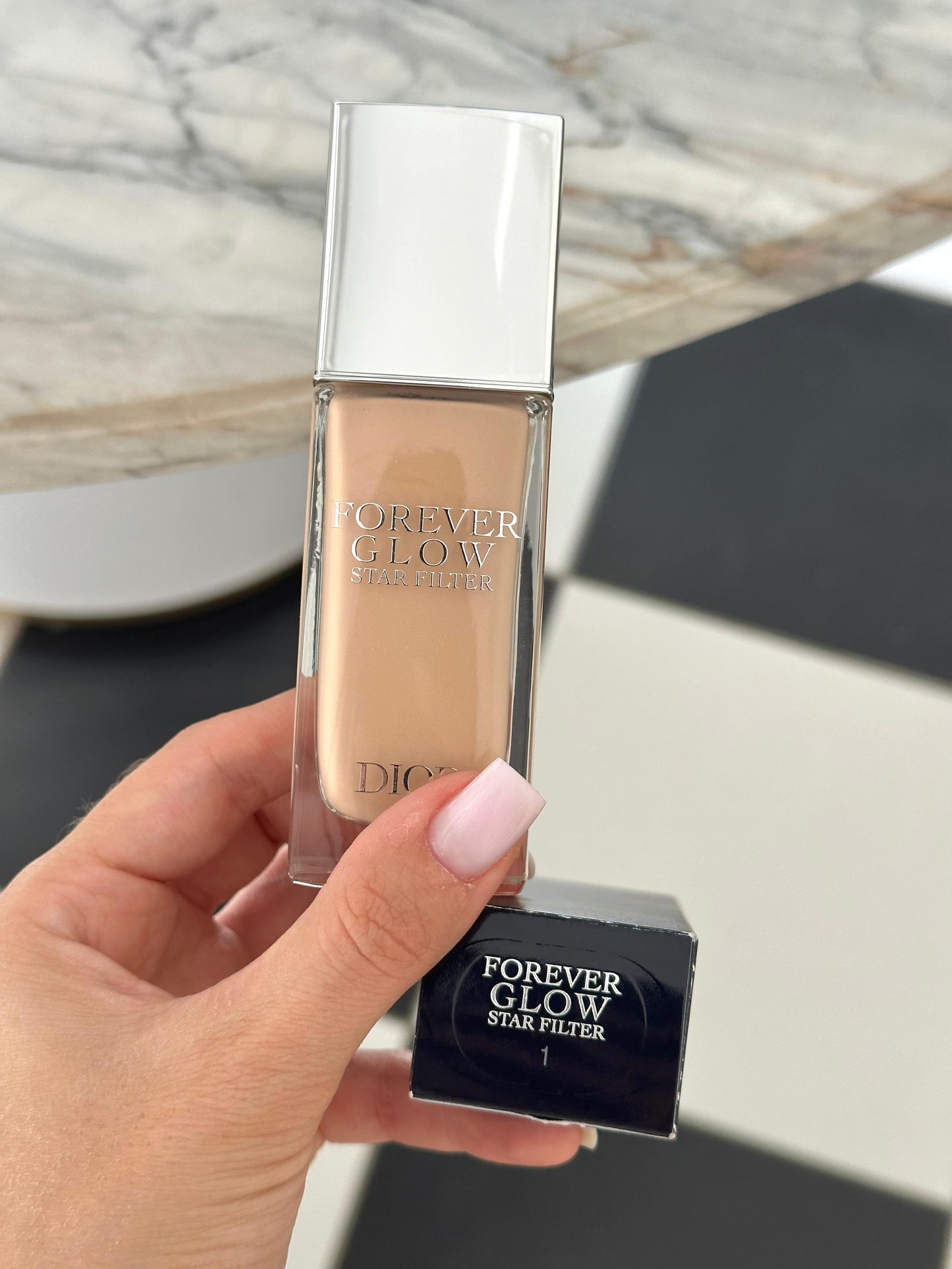 DIOR Forever Glow Star Filter
Complexion Sublimating Fluid - Liquid Highlighting Concentrate - Multi-Use