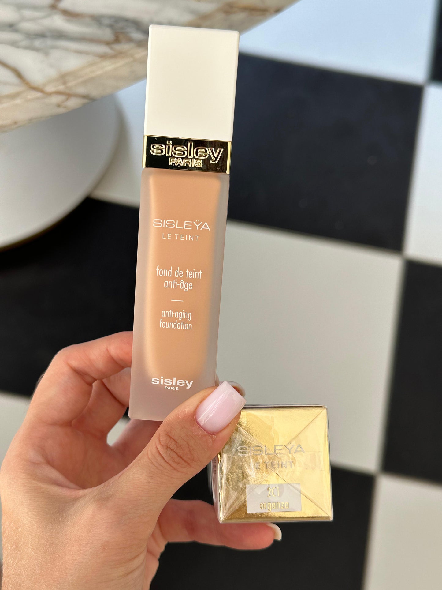 SISLEY Sisleÿa Le Teint Anti-Aging Foundation - Smoothing, Plumping, Radiance