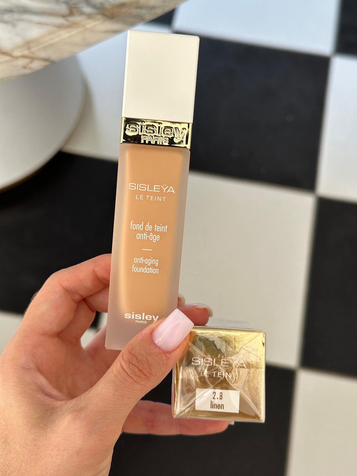 SISLEY Sisleÿa Le Teint Anti-Aging Foundation - Smoothing, Plumping, Radiance