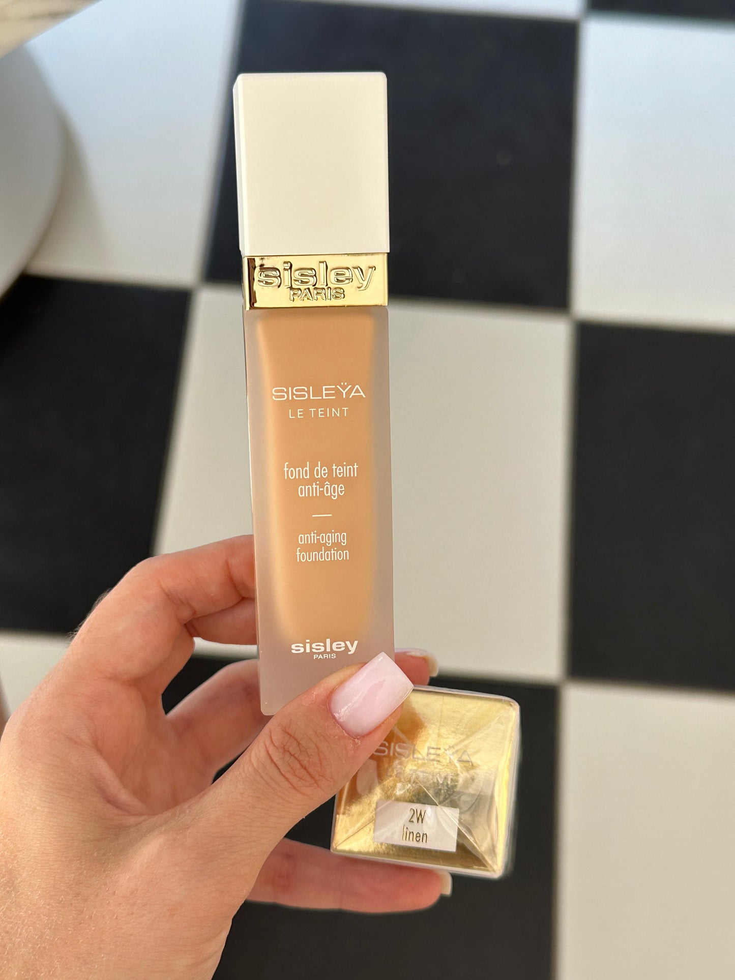 SISLEY Sisleÿa Le Teint Anti-Aging Foundation - Smoothing, Plumping, Radiance