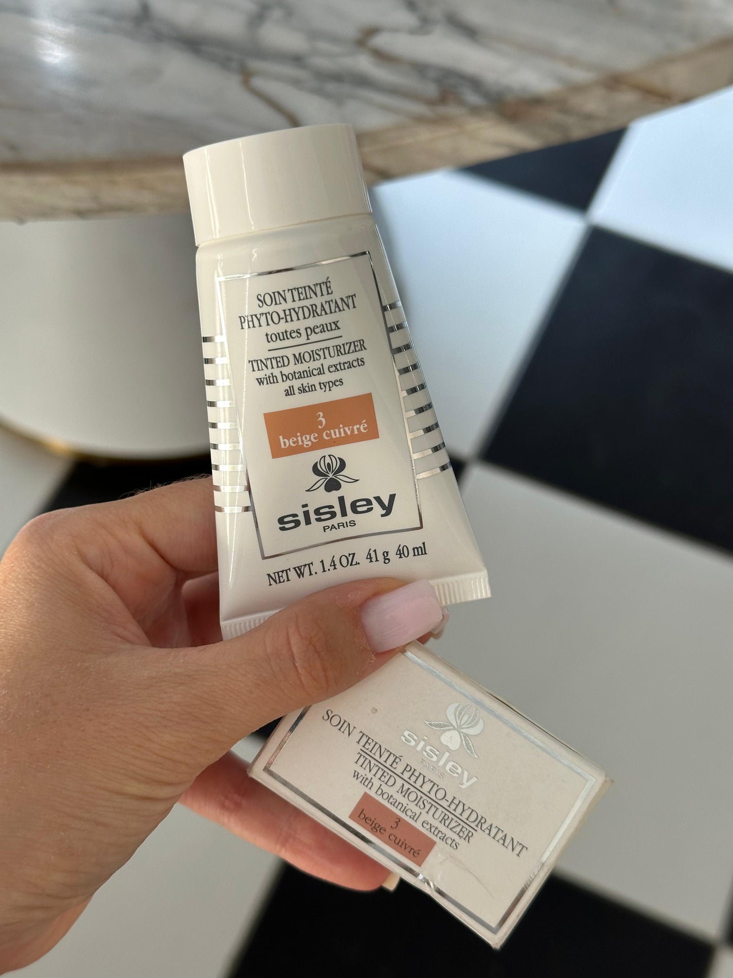 SISLEY Soin Teinté Phyto Hydratant - Moisturizer With Botanical Extracts For All Skin Types