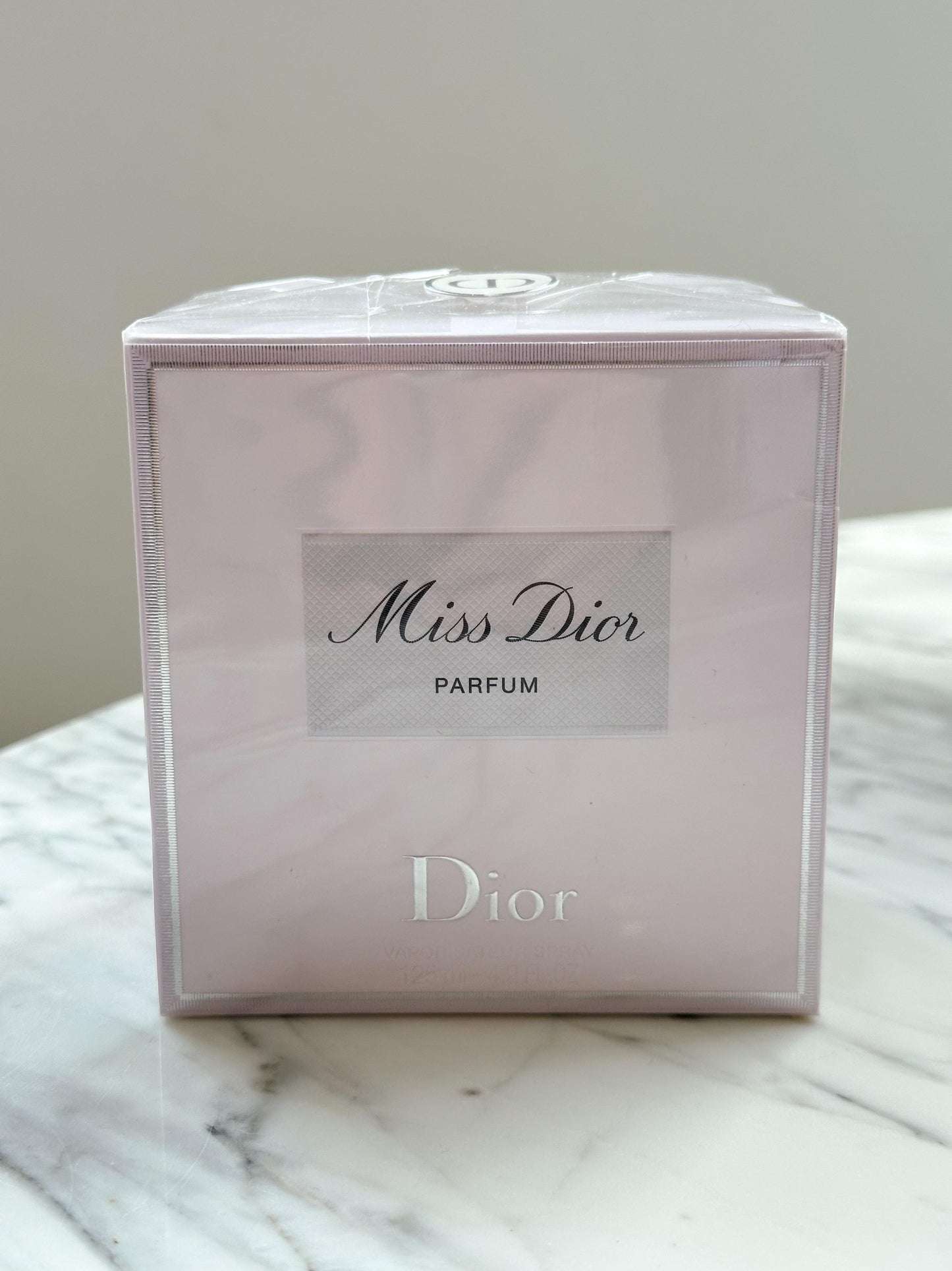 DIOR Miss Dior Parfum
Intense Floral, Fruity and Woody Notes