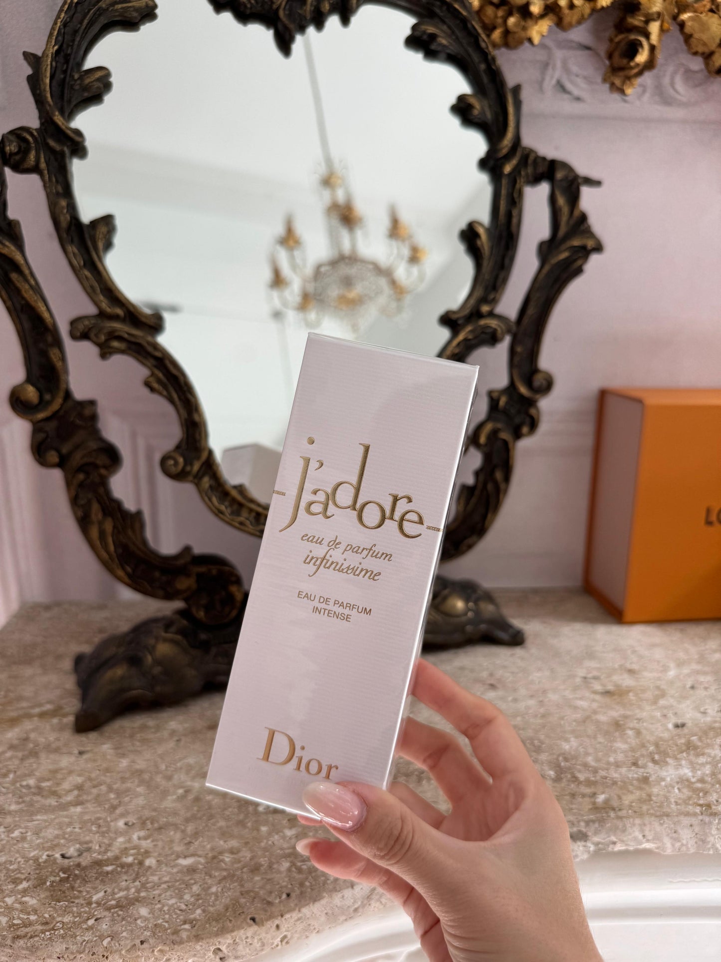 DIOR J’adore Eau De Parfum Infinissime
Eau De Parfum Intense