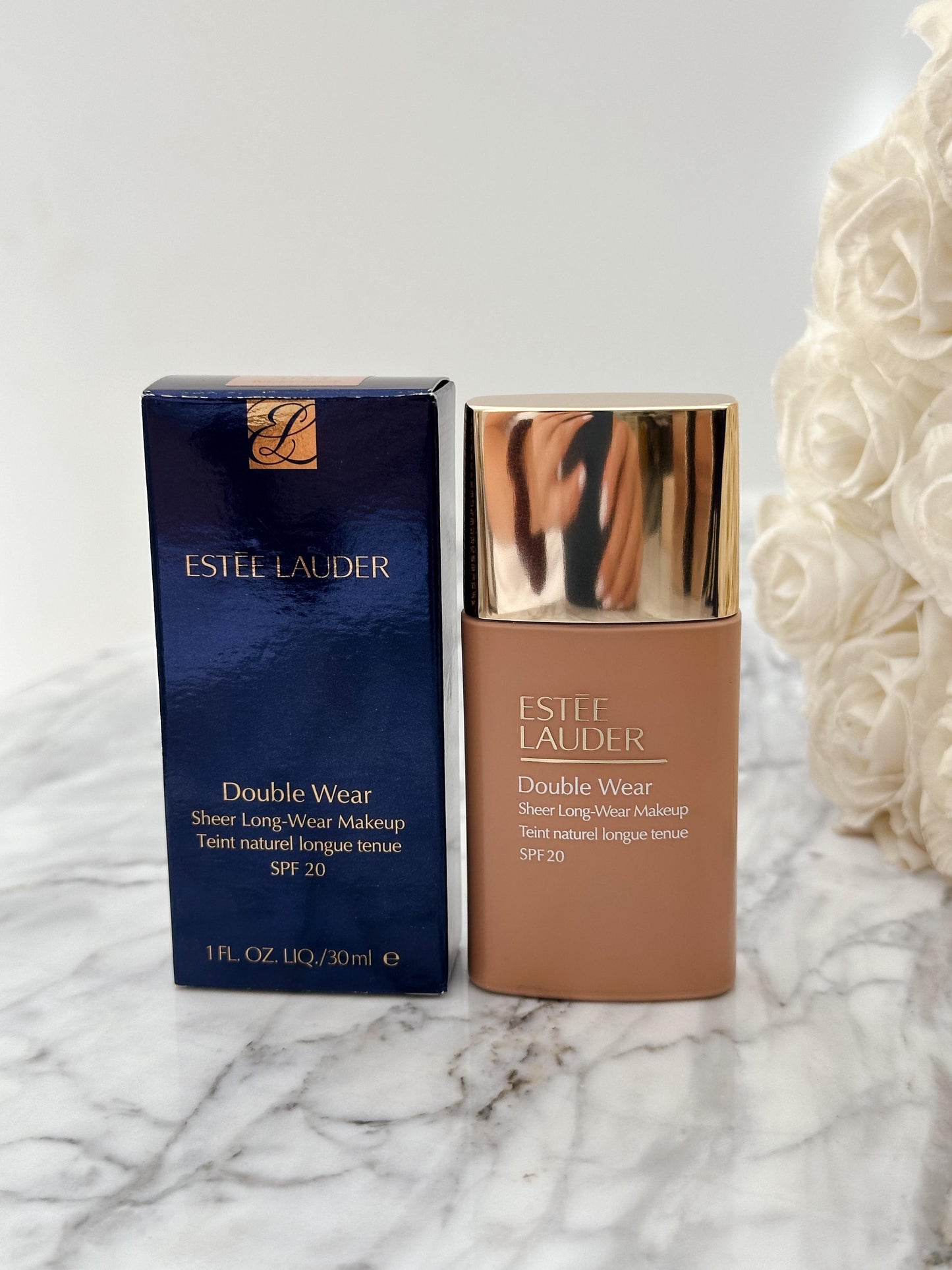 ESTÉE LAUDER
Double Wear Sheer Long-Wear Foundation SPF20