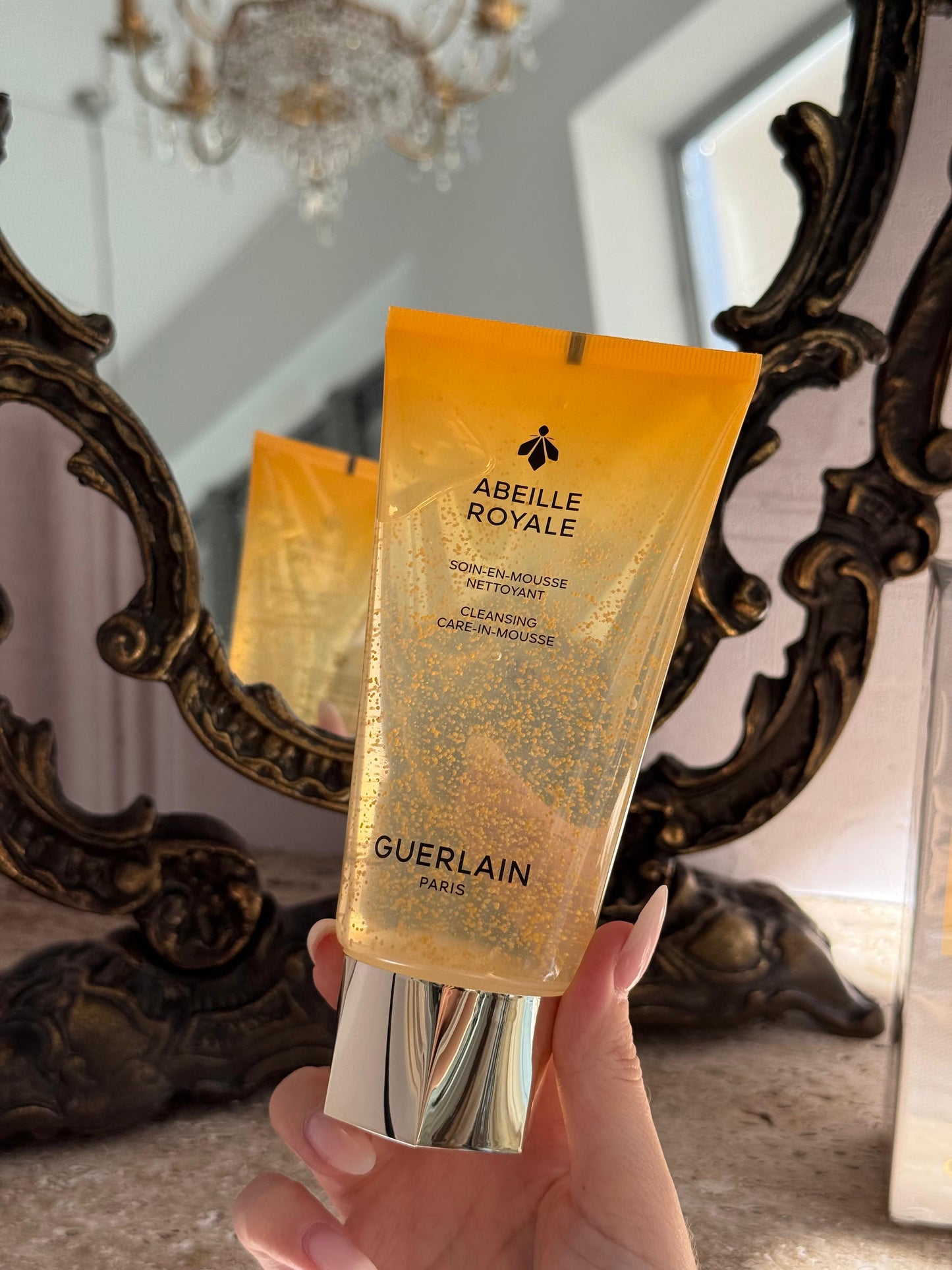 GUERLAIN Abeille Royale Cleansing Care-In-Mousse