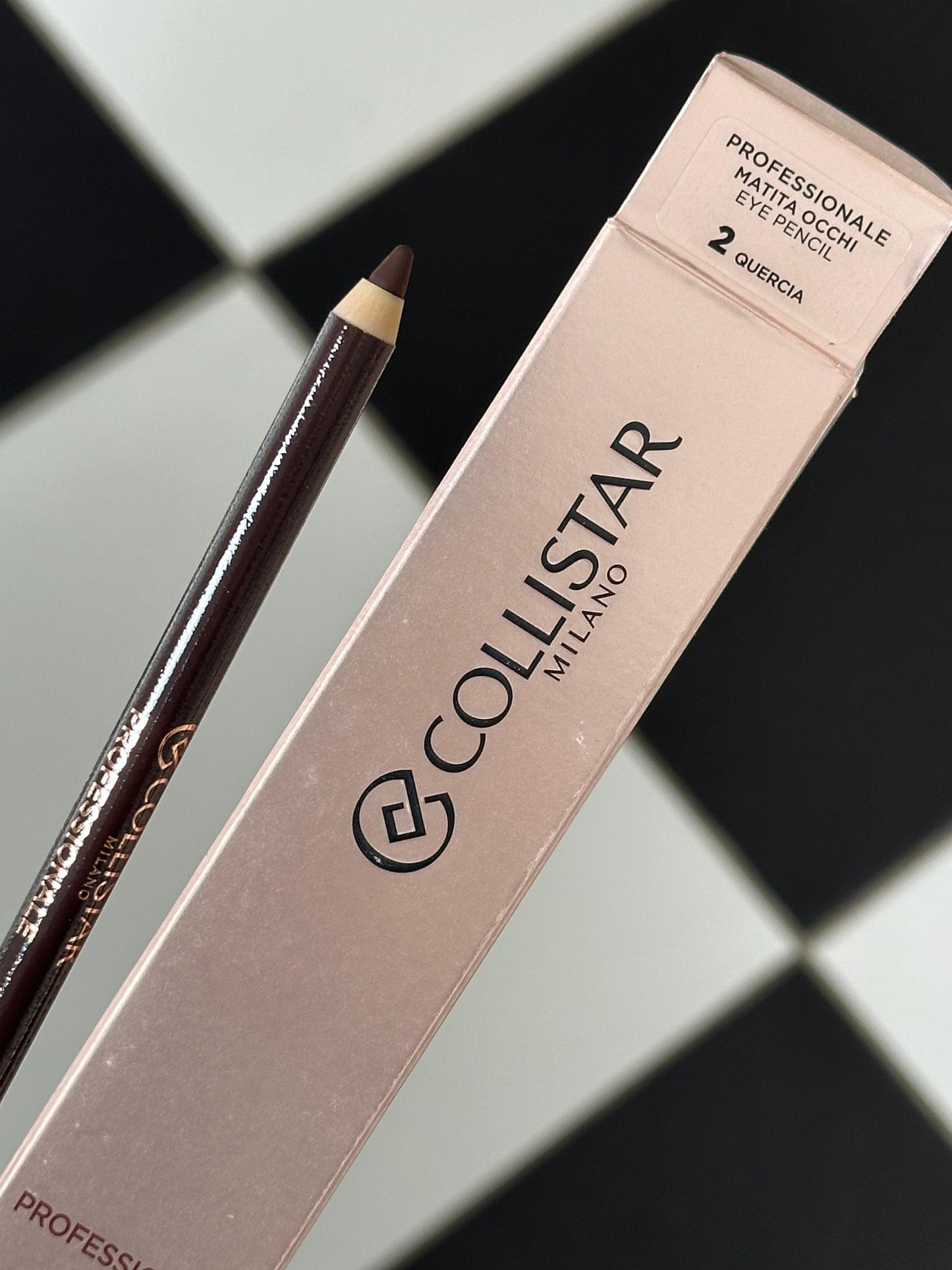 COLLISTAR Professionale Eye Pencil (2)
Long-Lasting, Waterproof, Blendable With Applicator