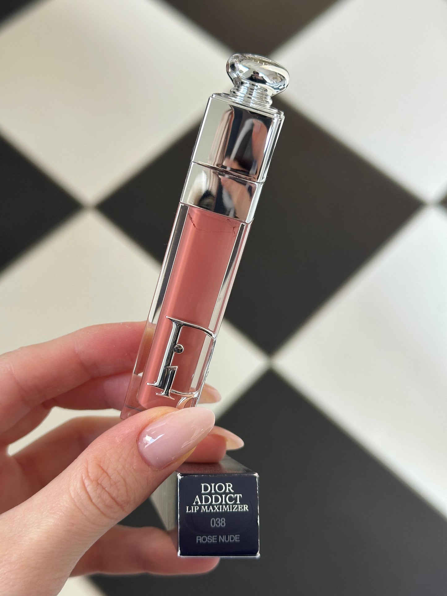 DIOR Addict Lip Maximizer (038)
Plumping Gloss - Instant and Long-Term Volume Effect - 24h Hydration