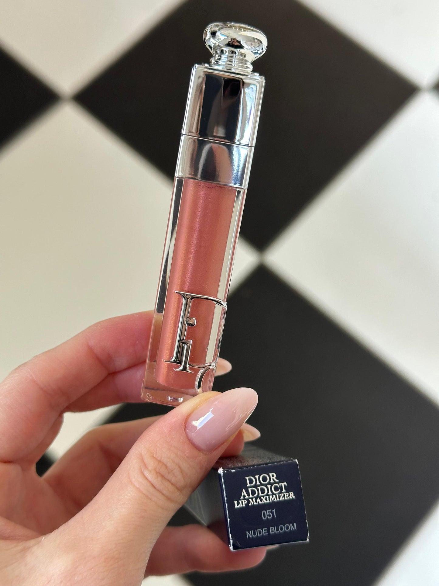 DIOR Addict Lip Maximizer (051)
Plumping Gloss - Instant and Long-Term Volume Effect - 24h Hydration