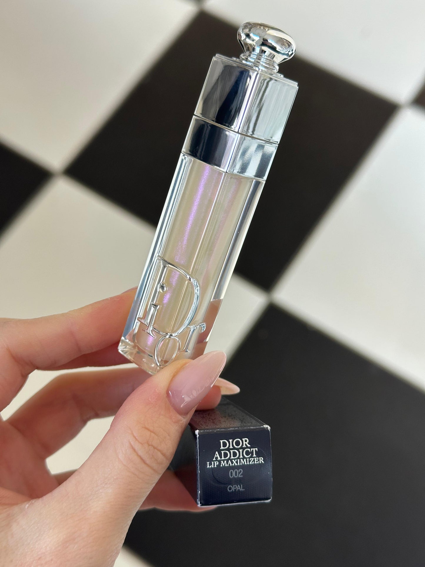 DIOR Addict Lip Maximizer (002)
Plumping Gloss - Instant and Long-Term Volume Effect - 24h Hydration