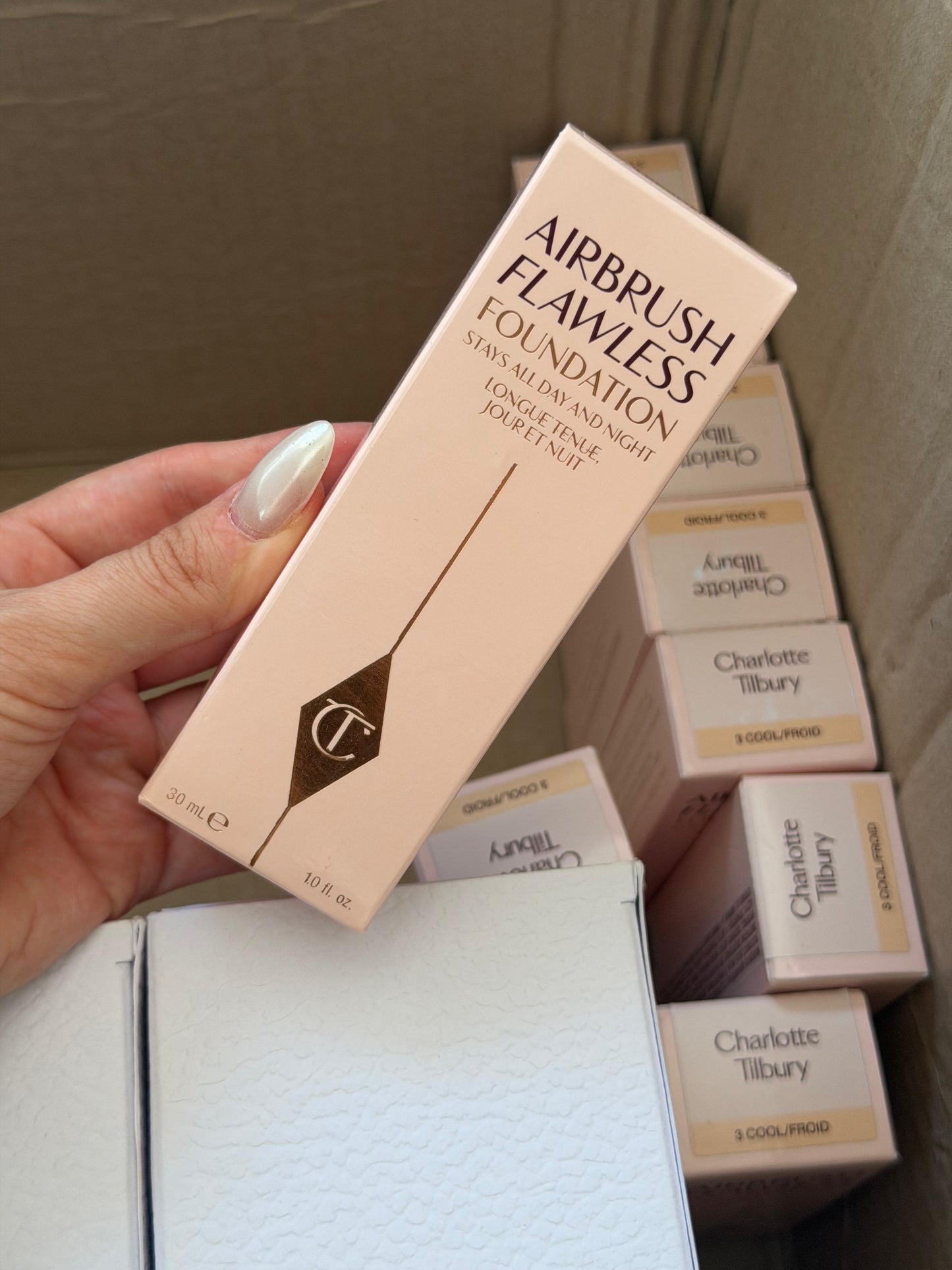 CHARLOTTE TILBURY Airbrush Flawless Foundation (3C) - Stays All Day And Night, Full Coverage