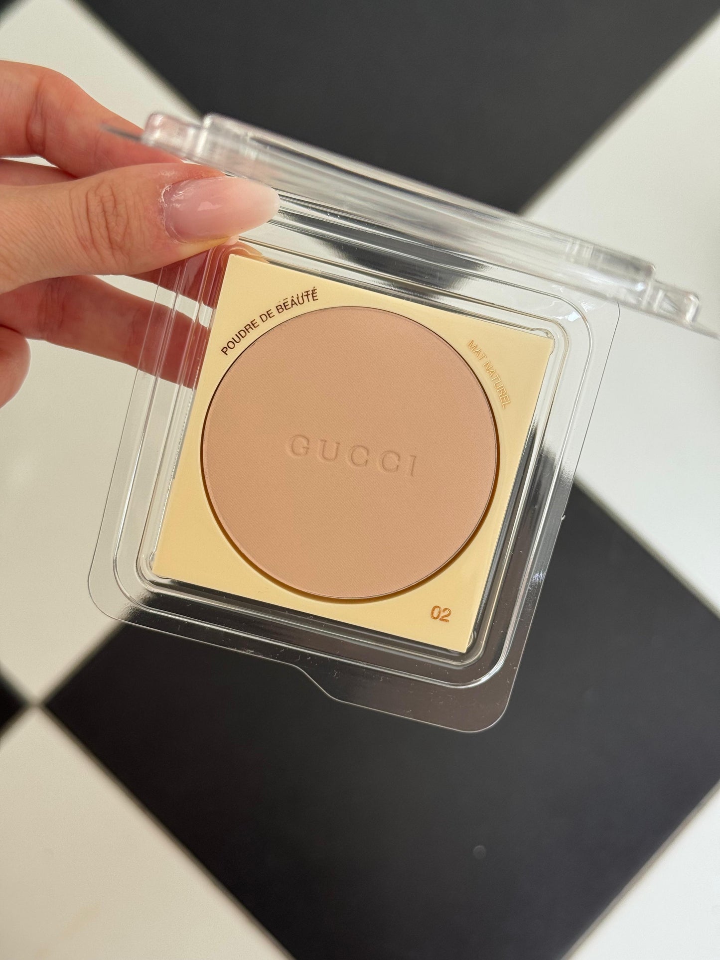 GUCCI Poudre De Beauté Mat Naturel - Face Powder (02)