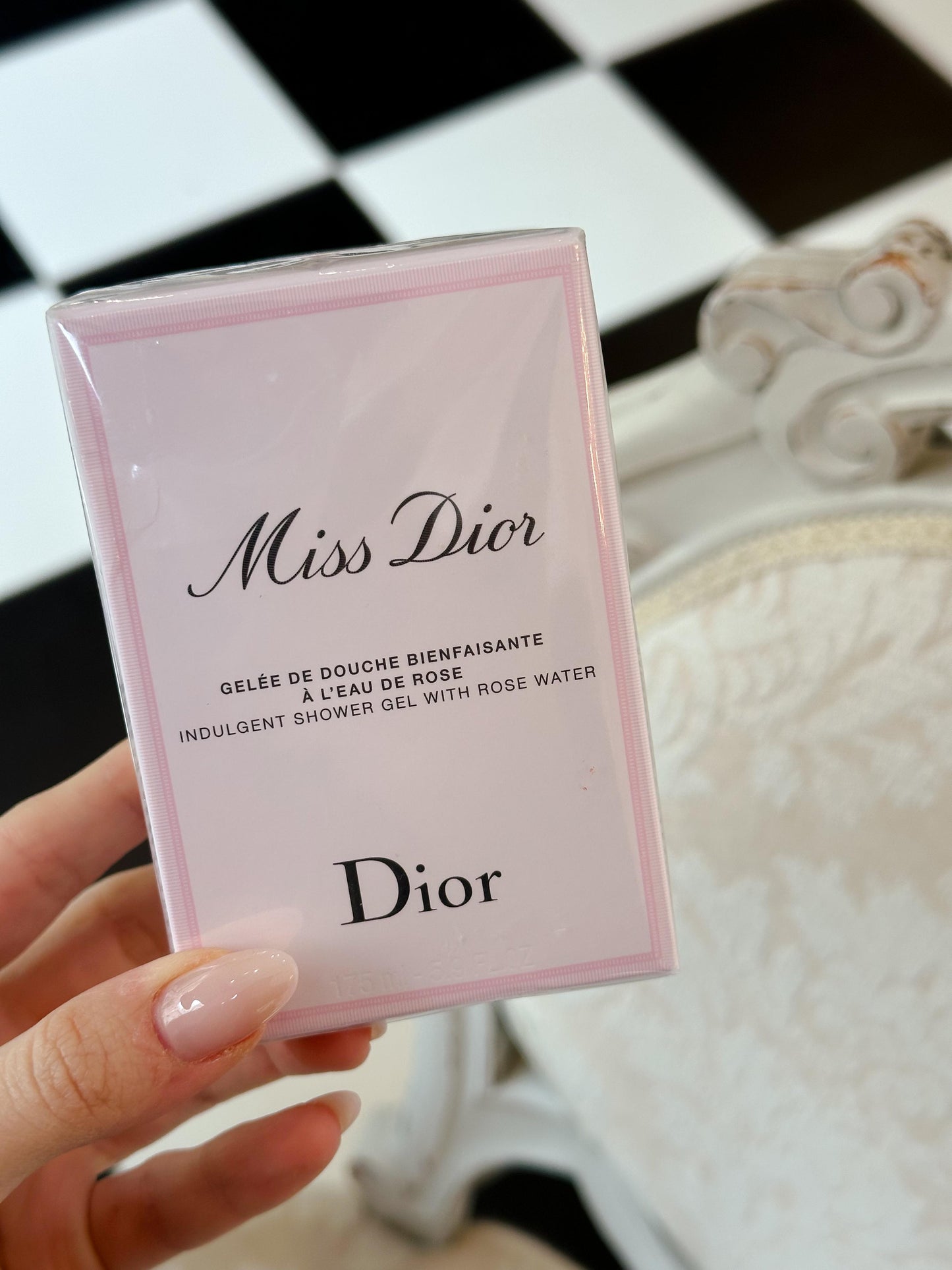 DIOR Miss Dior Indulgent Shower Gel with Rose Water
Foaming Shower Gel for the Body