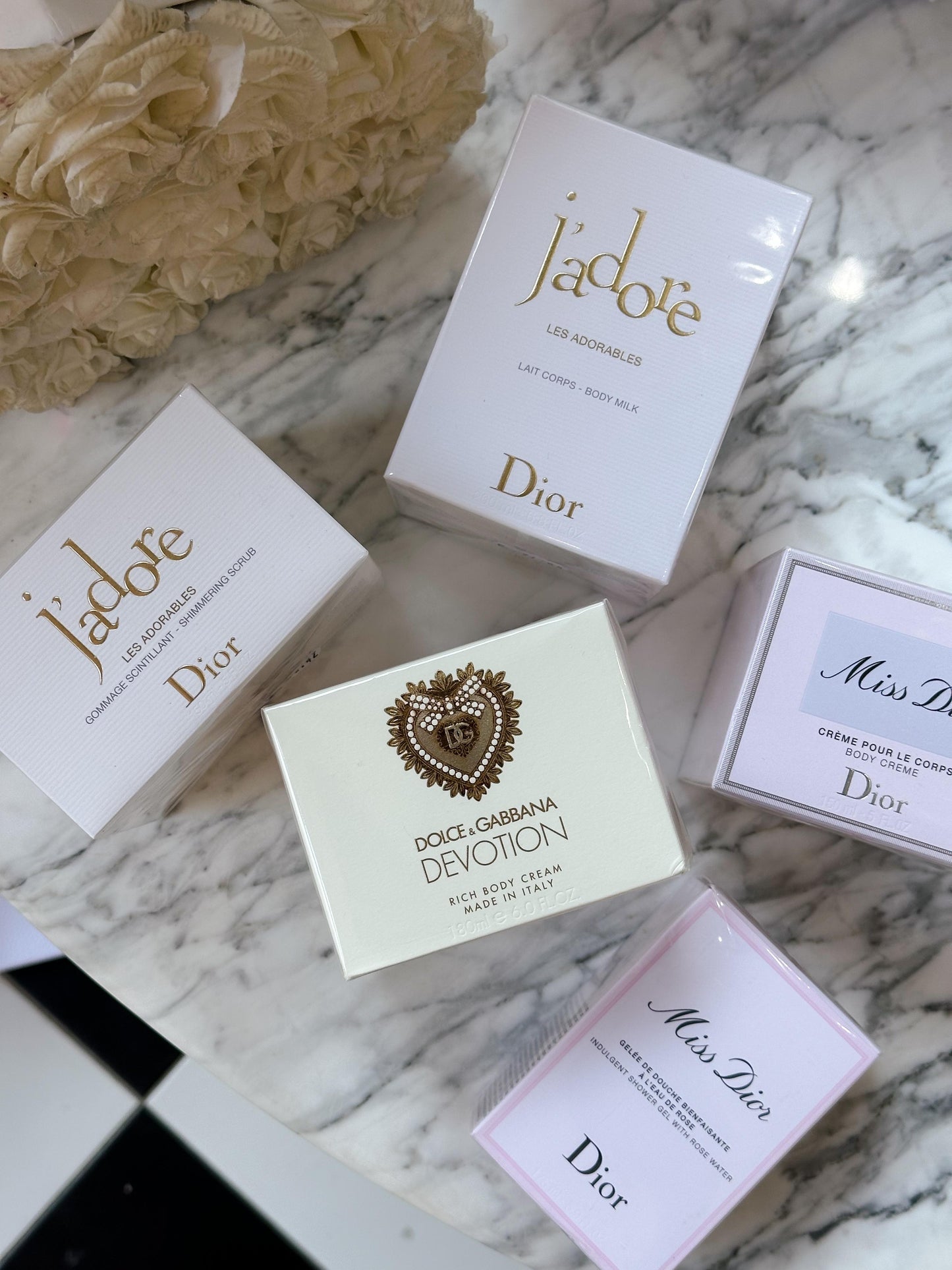 DIOR J’adore Les Adorables Shimmering Scrub 150ml