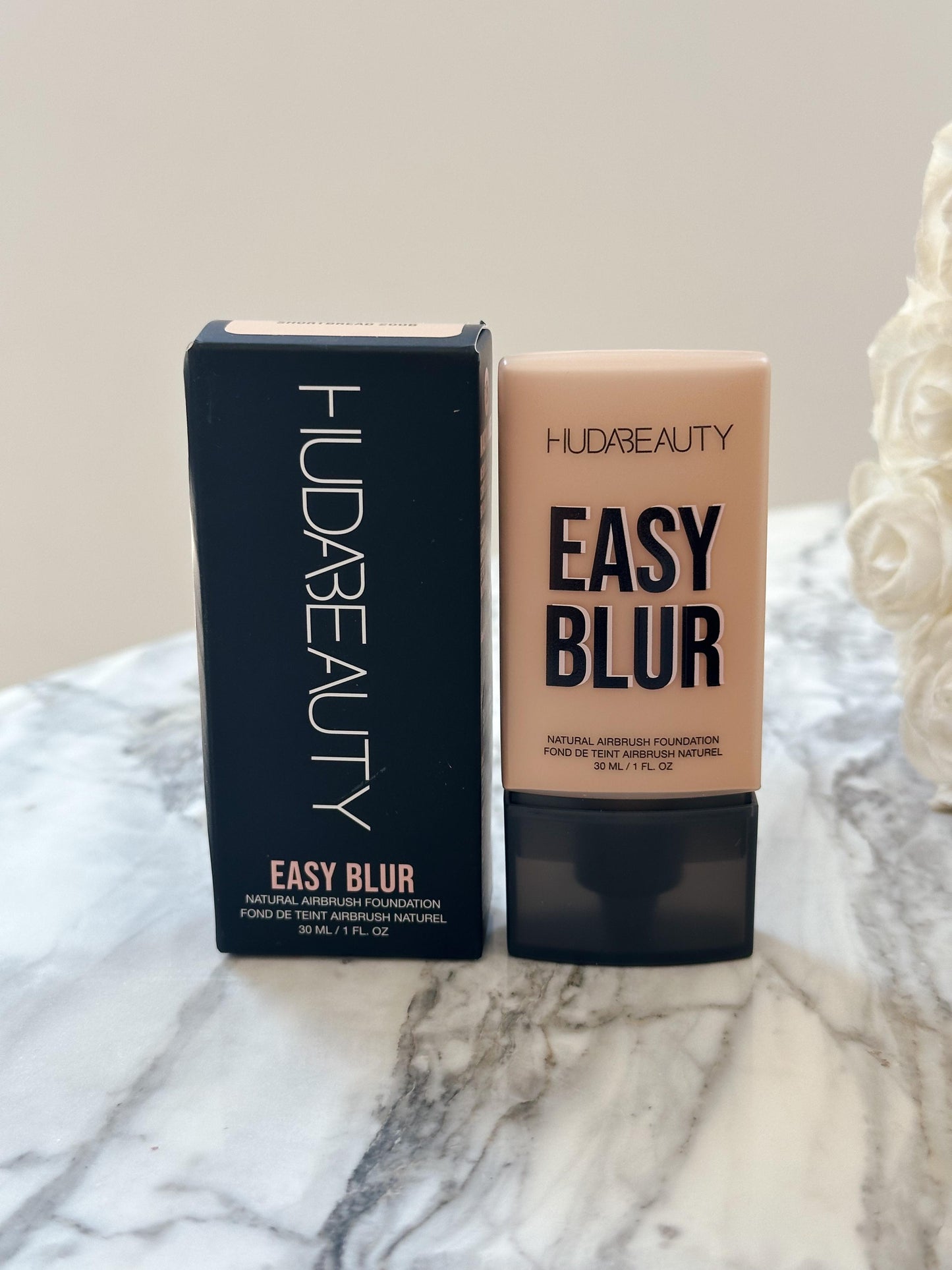 HUDA BEAUTY Easy Blur Natural Airbrush Foundation - Shortbread 200B