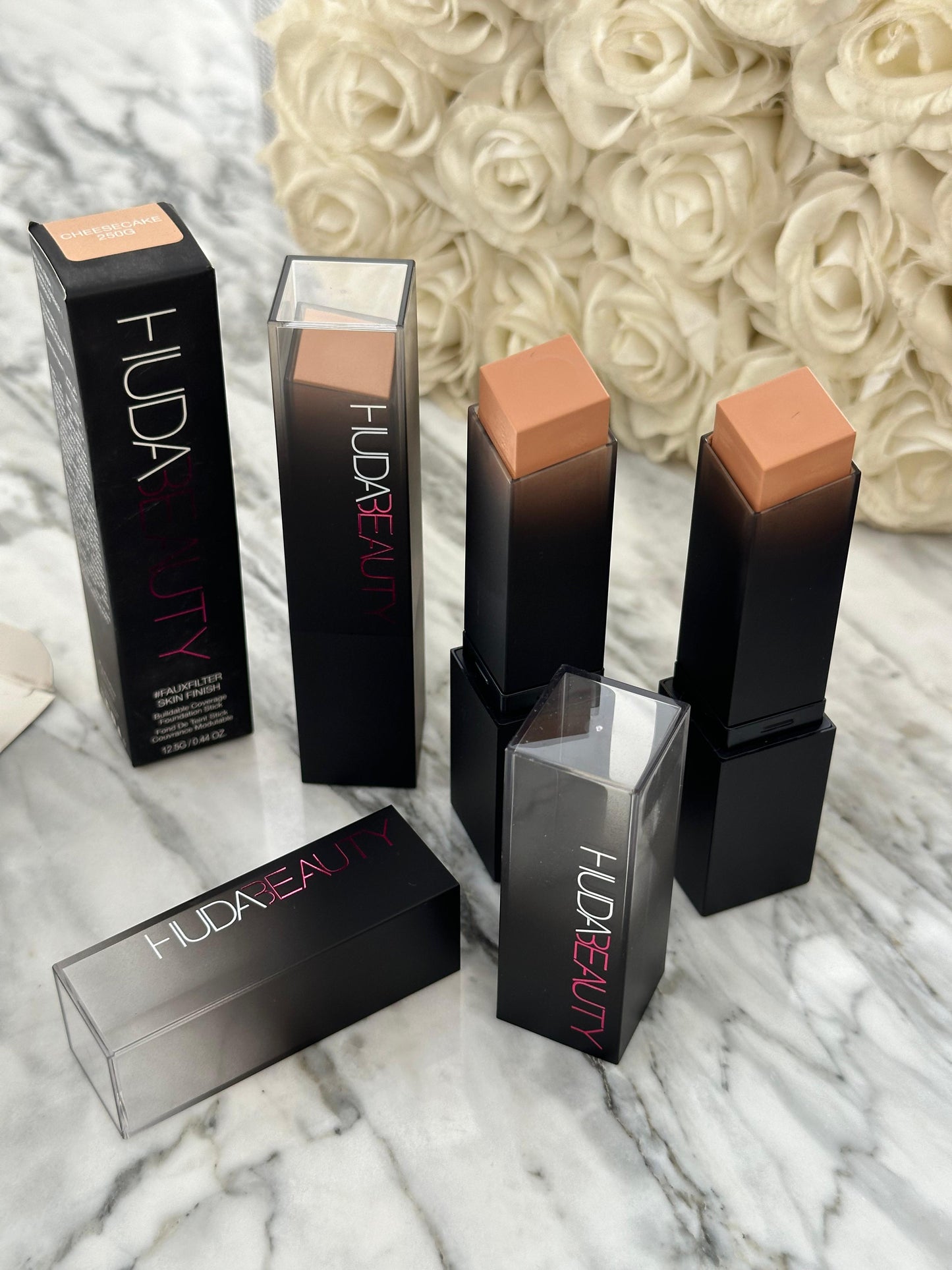 HUDA BEATY FauxFilter Skin Finish Buildable Coverage Foundation Stick